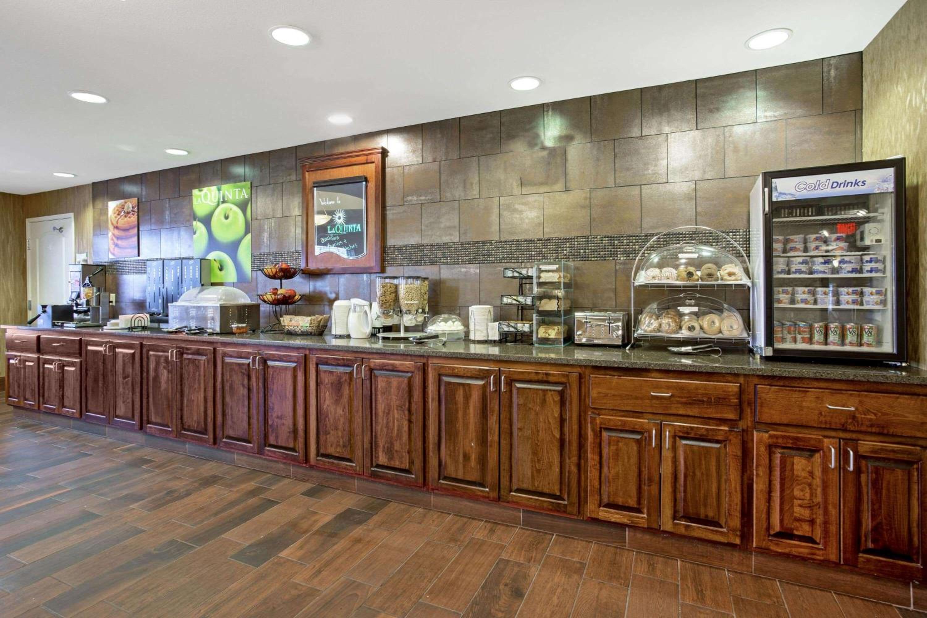 Dickinson Vacations - La Quinta by Wyndham Dickinson - Property Image 38