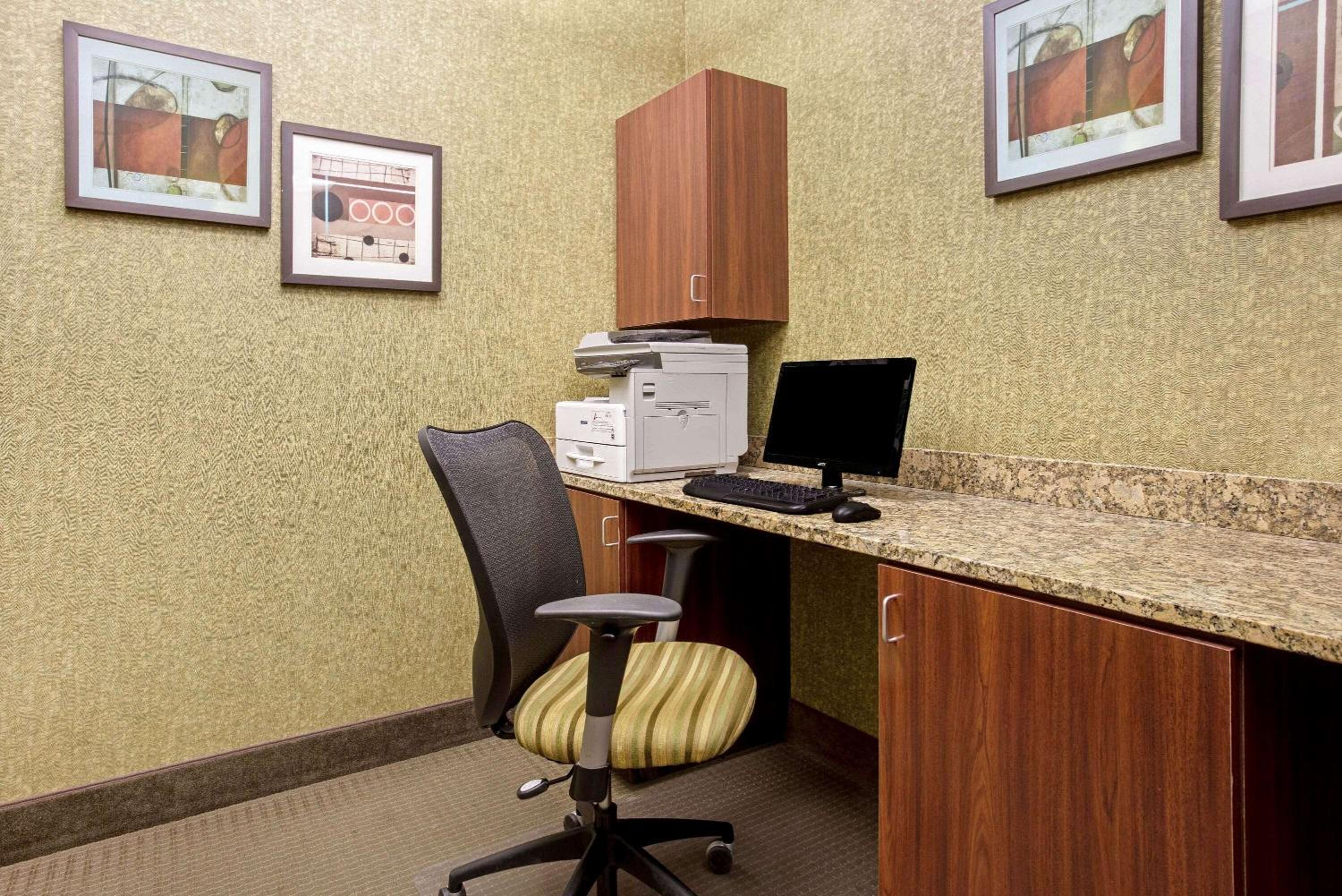 Dickinson Vacations - La Quinta by Wyndham Dickinson - Property Image 41