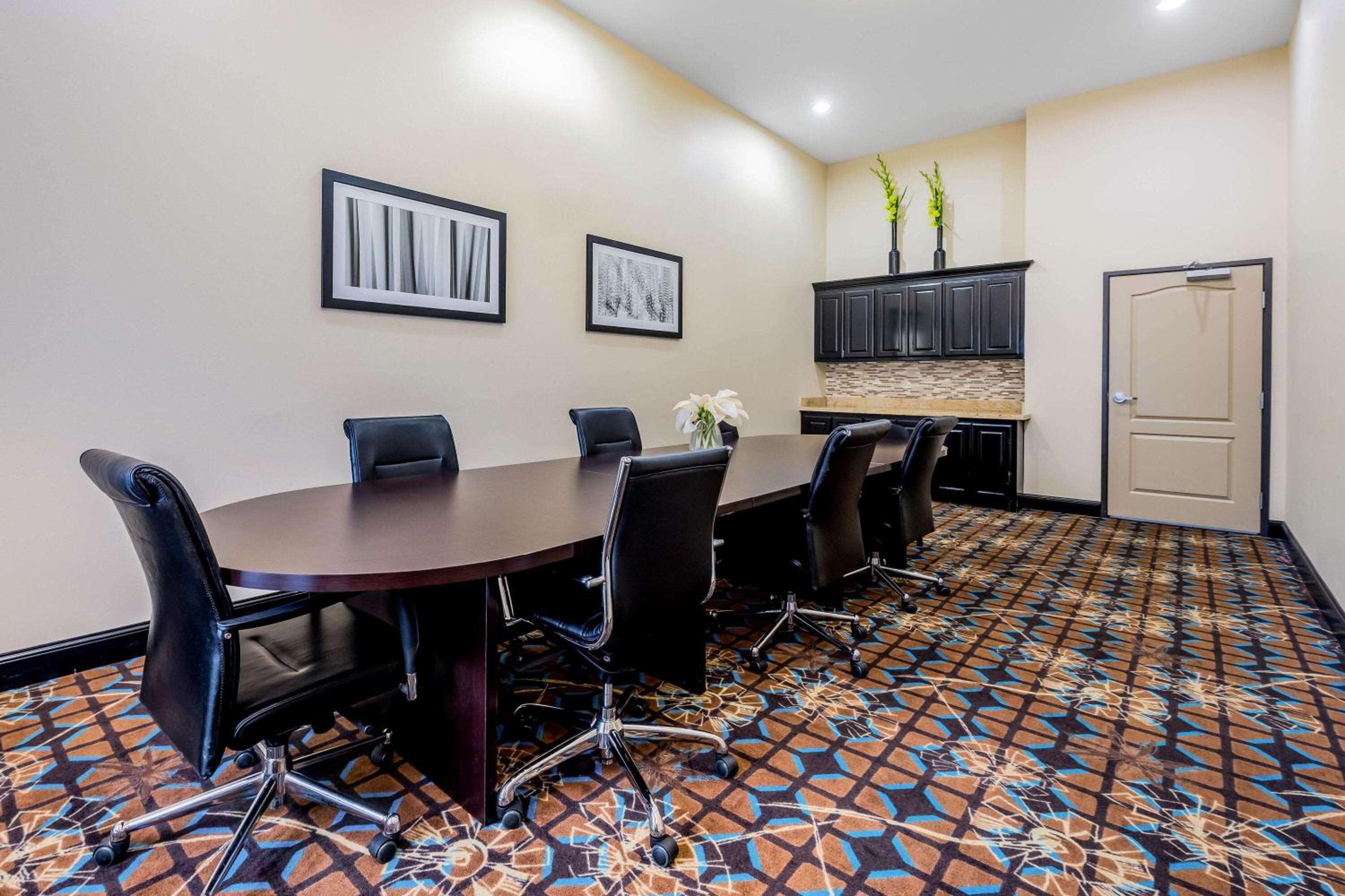 Marshall Vacations - La Quinta by Wyndham Marshall - Property Image 19