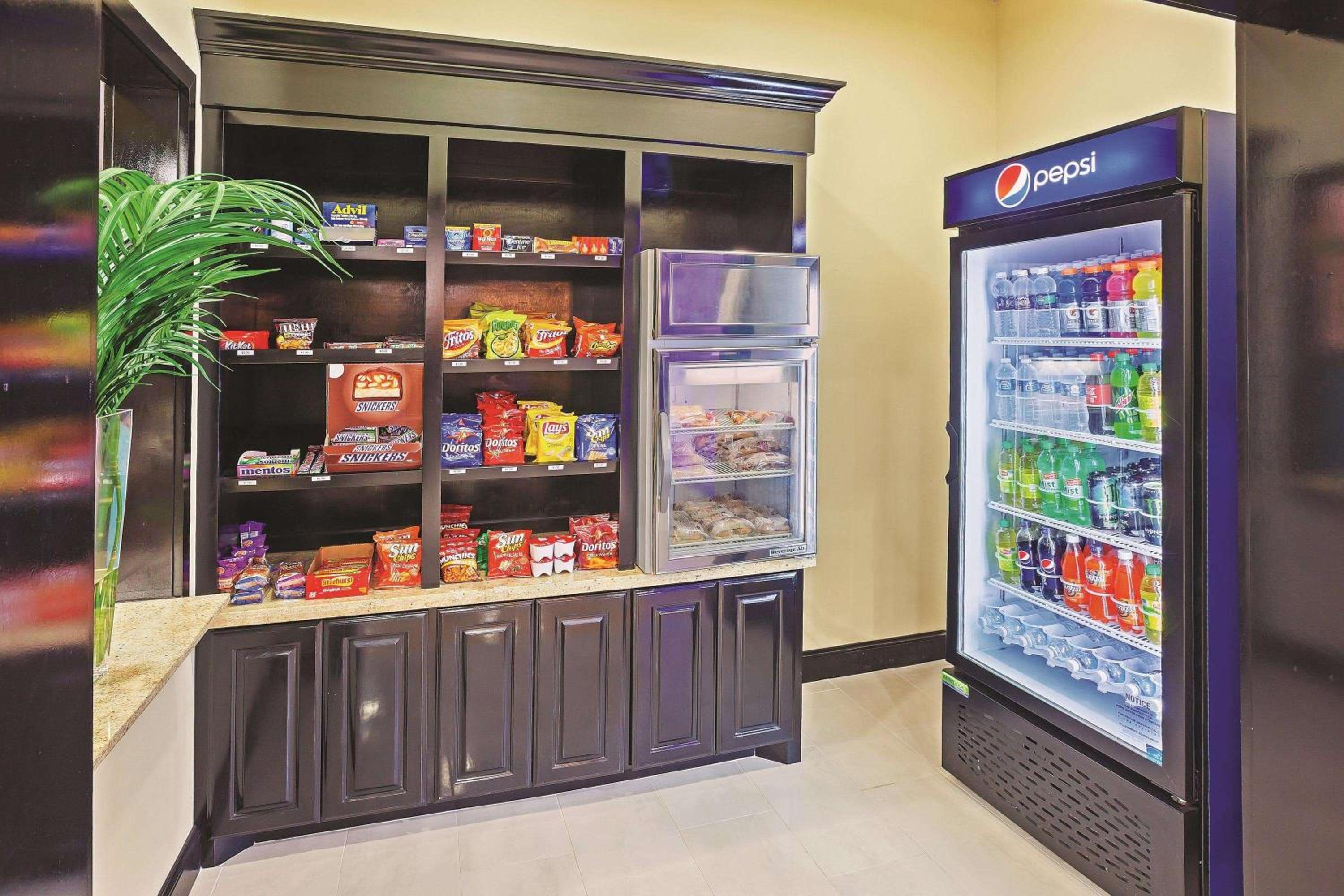 Marshall Vacations - La Quinta by Wyndham Marshall - Property Image 23