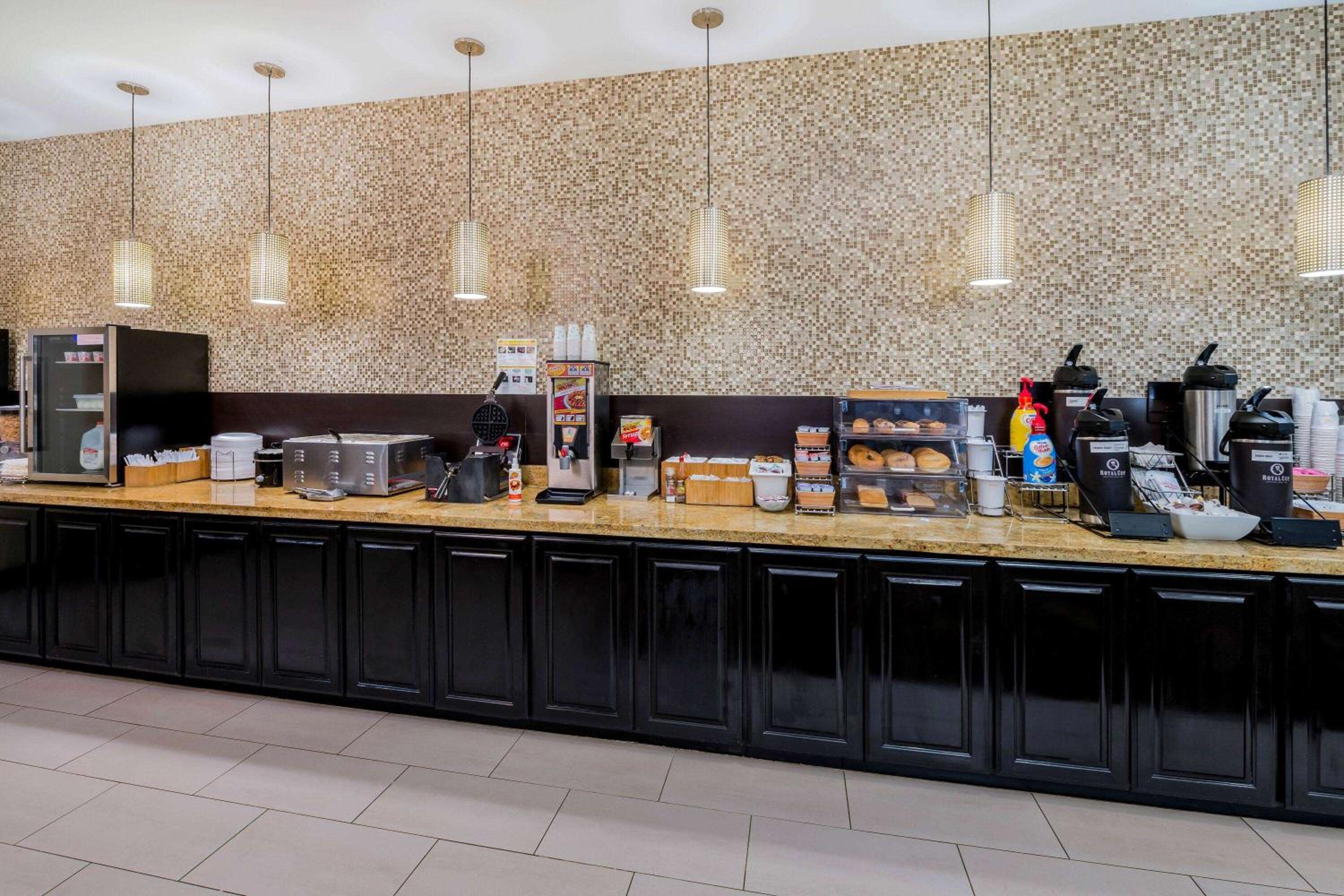 Marshall Vacations - La Quinta by Wyndham Marshall - Property Image 21