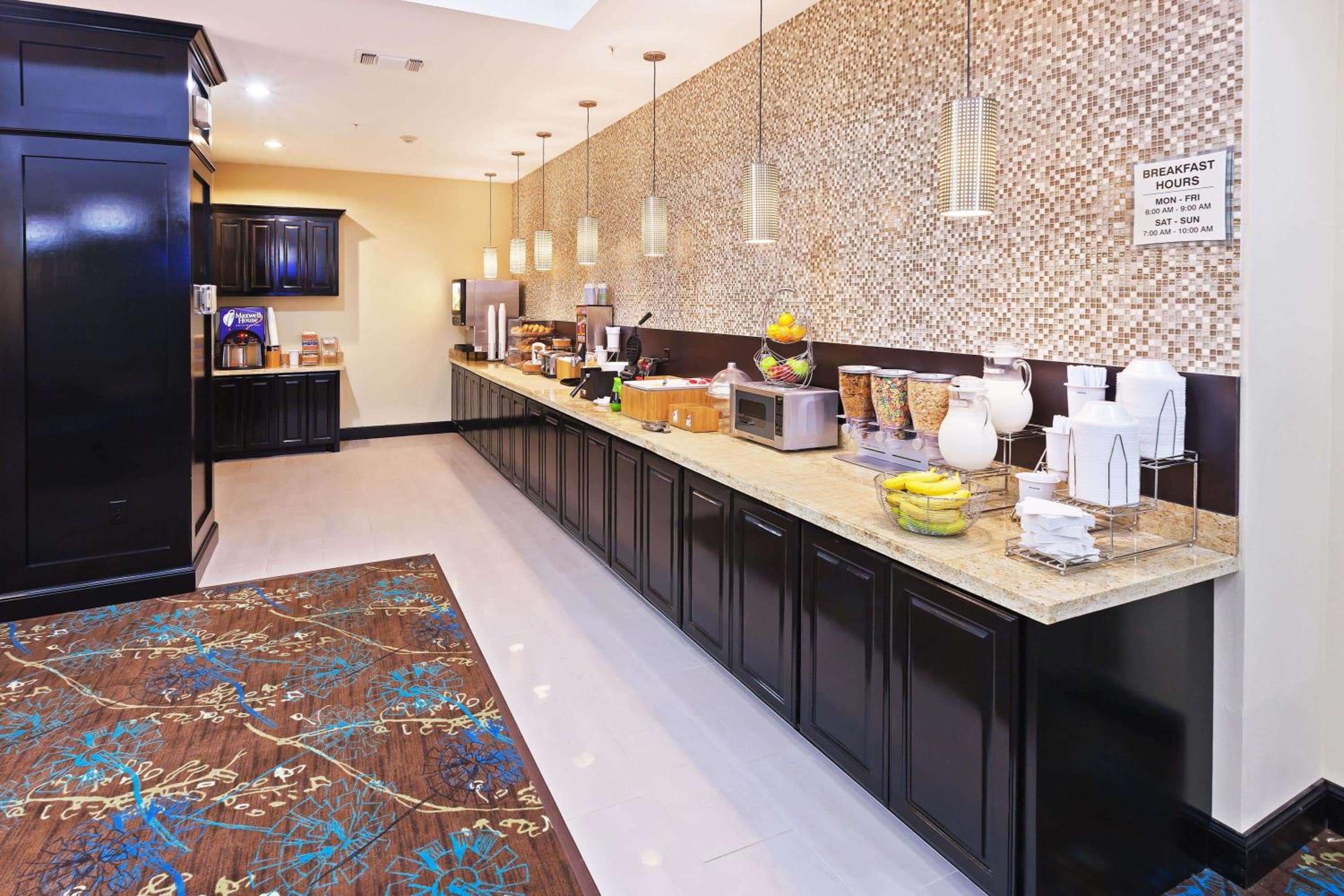 Marshall Vacations - La Quinta by Wyndham Marshall - Property Image 25