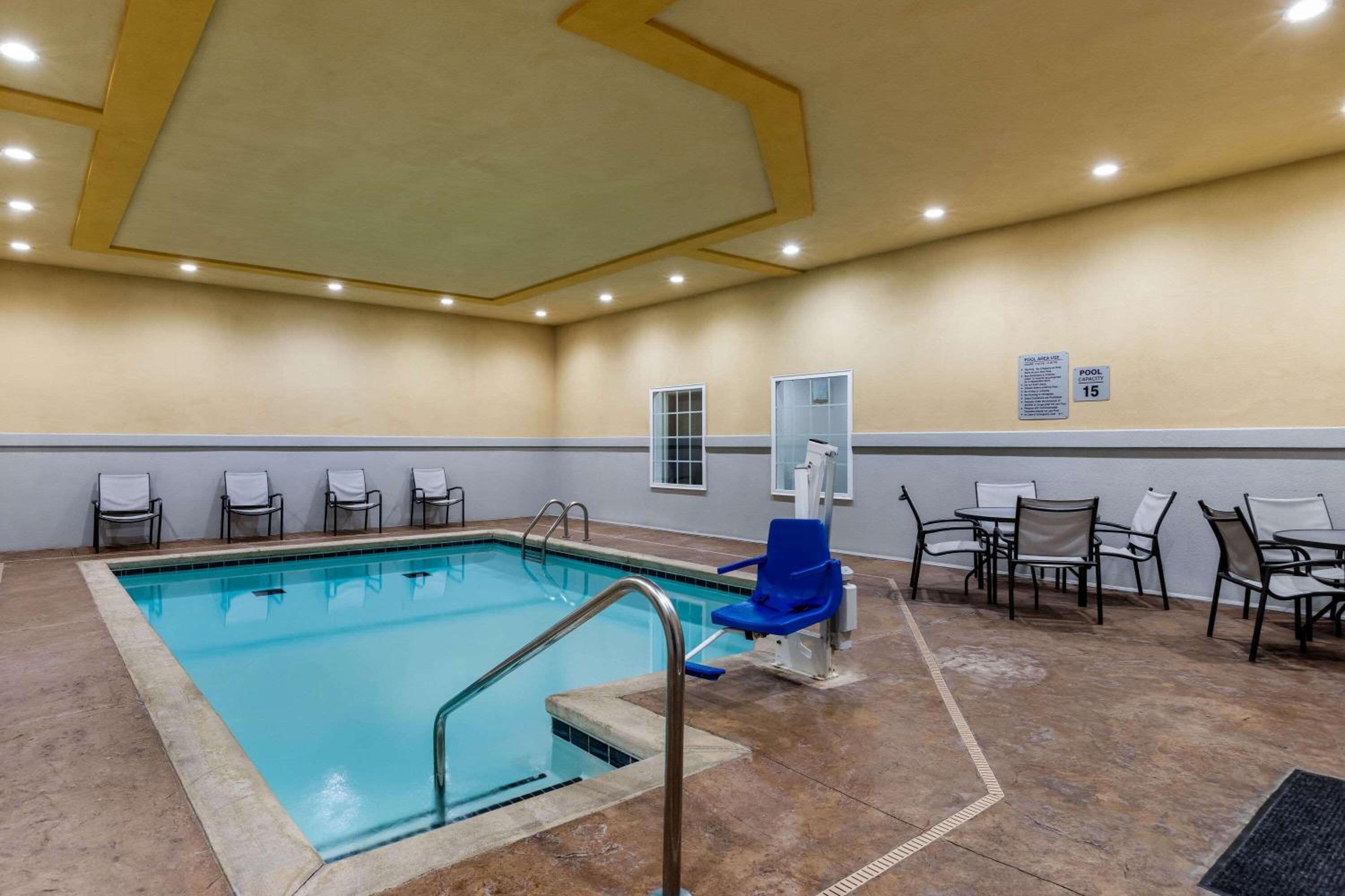 Comfort Inn & Suites