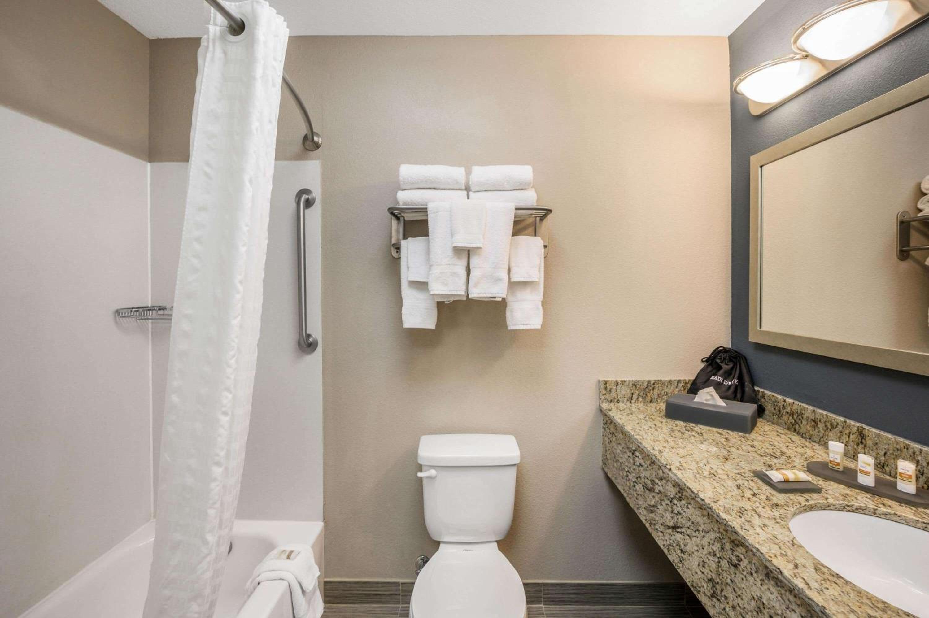 La Quinta Inn & Suites Casino and Bar by Wyndham Glendive