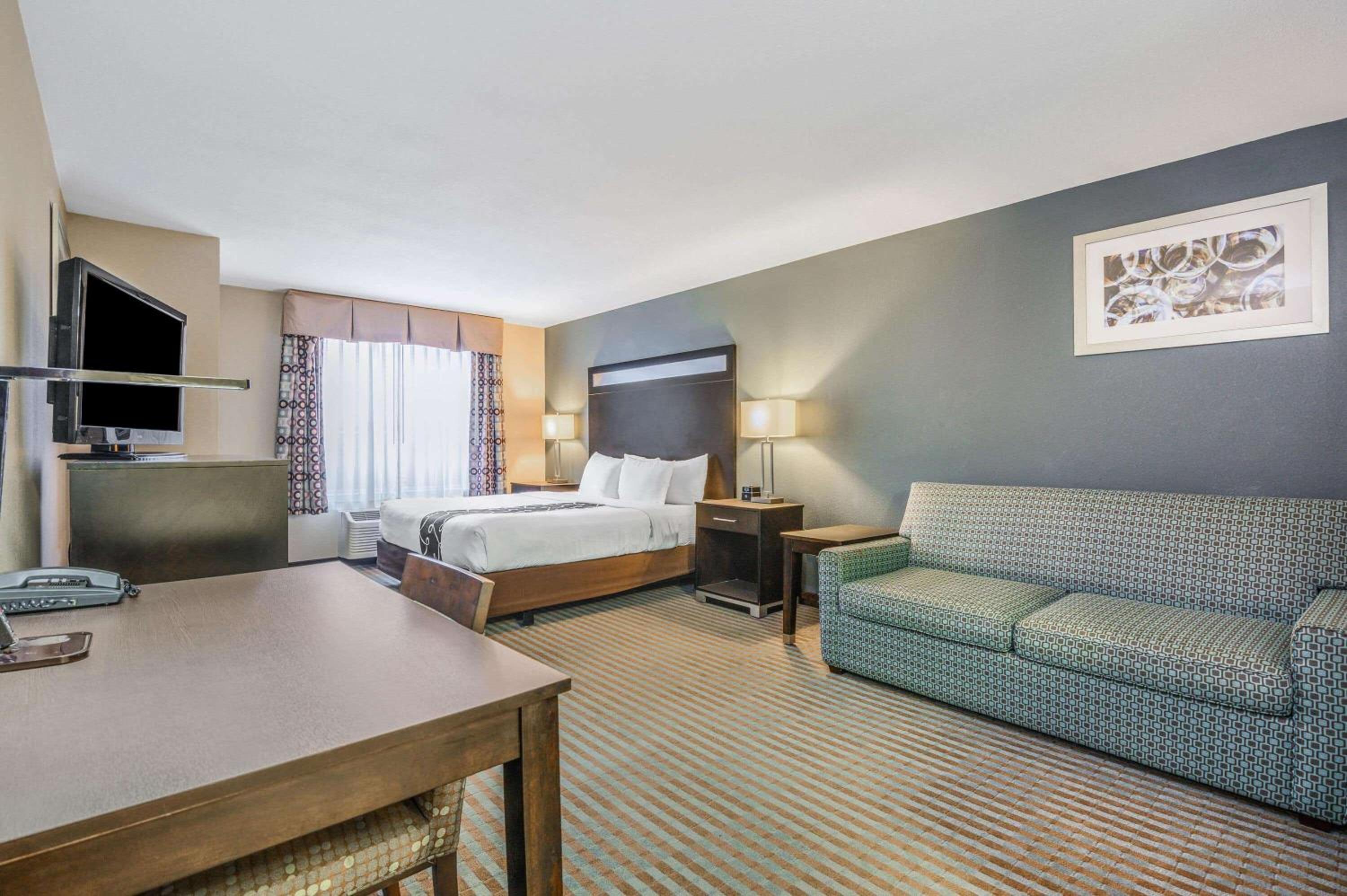 La Quinta Inn & Suites Casino and Bar by Wyndham Glendive