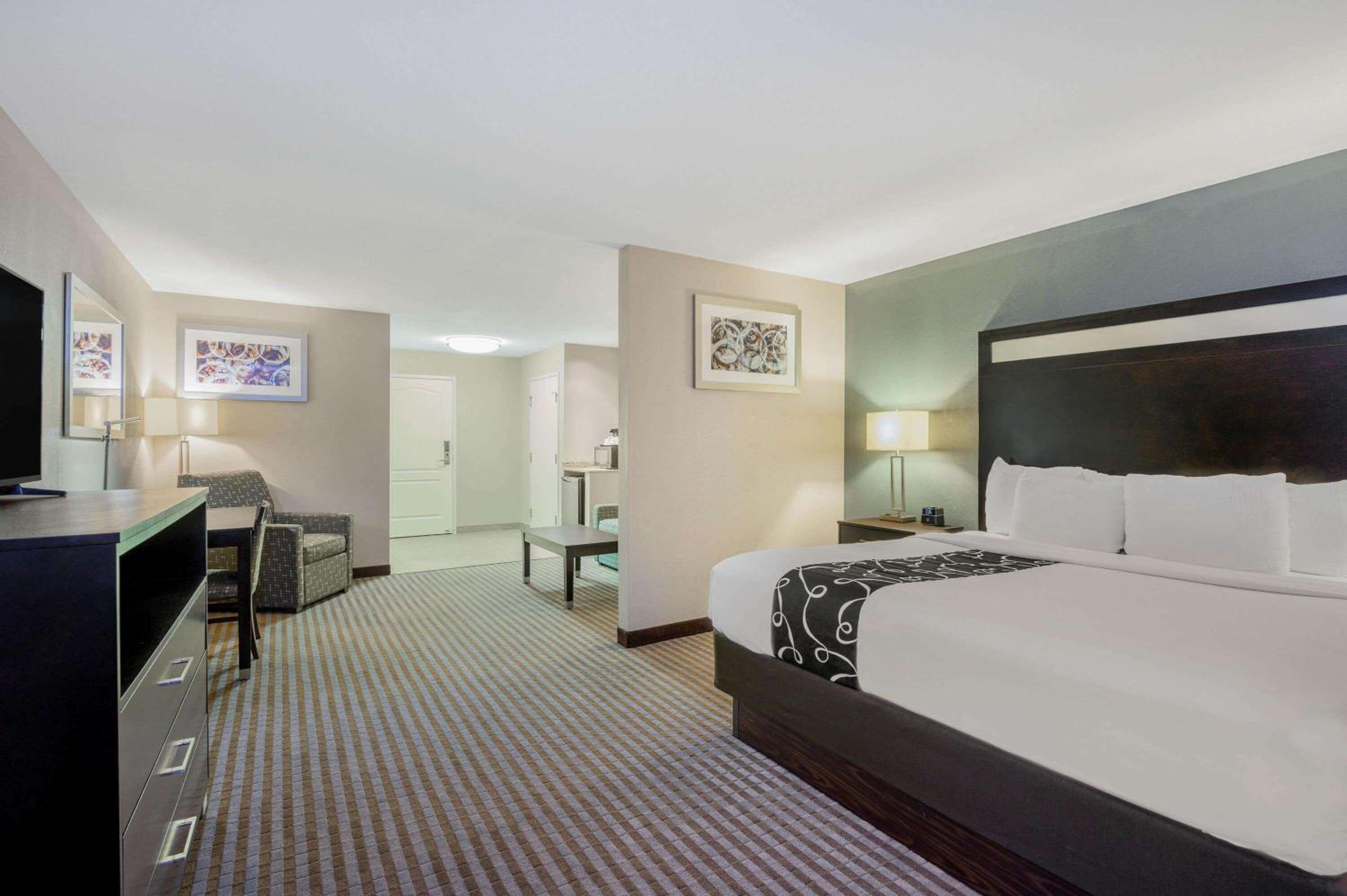 La Quinta Inn & Suites Casino and Bar by Wyndham Glendive