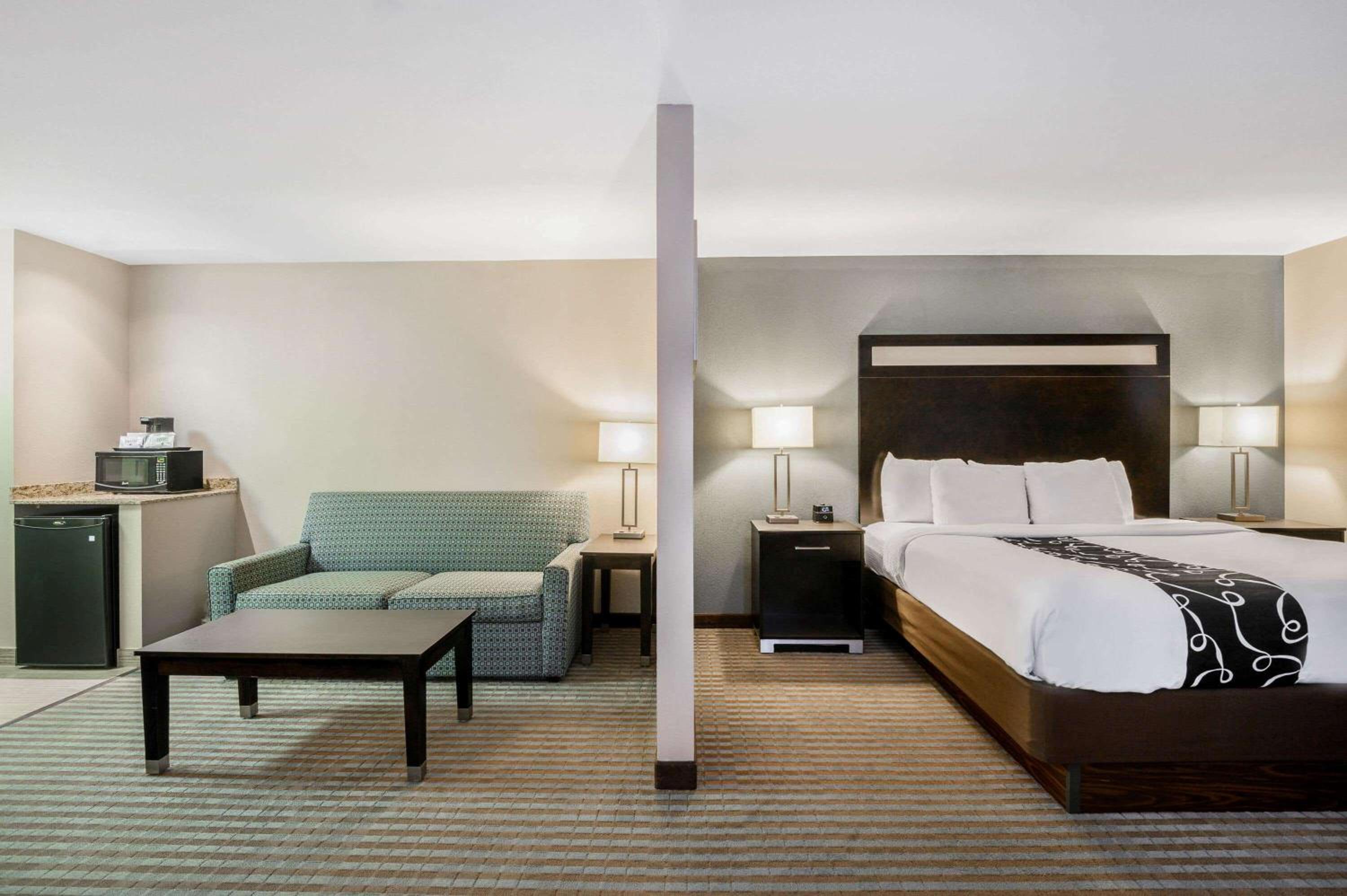 La Quinta Inn & Suites Casino and Bar by Wyndham Glendive