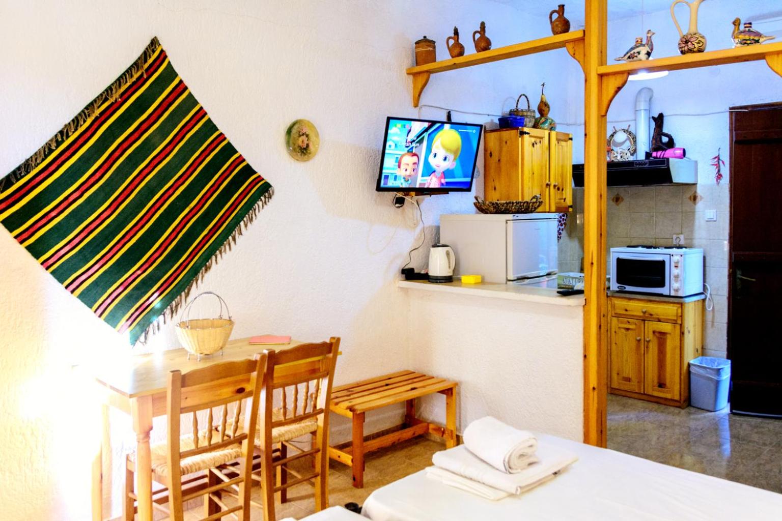 Spiros Rooms