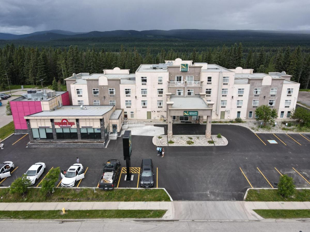 Hinton Vacations - Quality Inn  Suites Hinton - Property Image 1