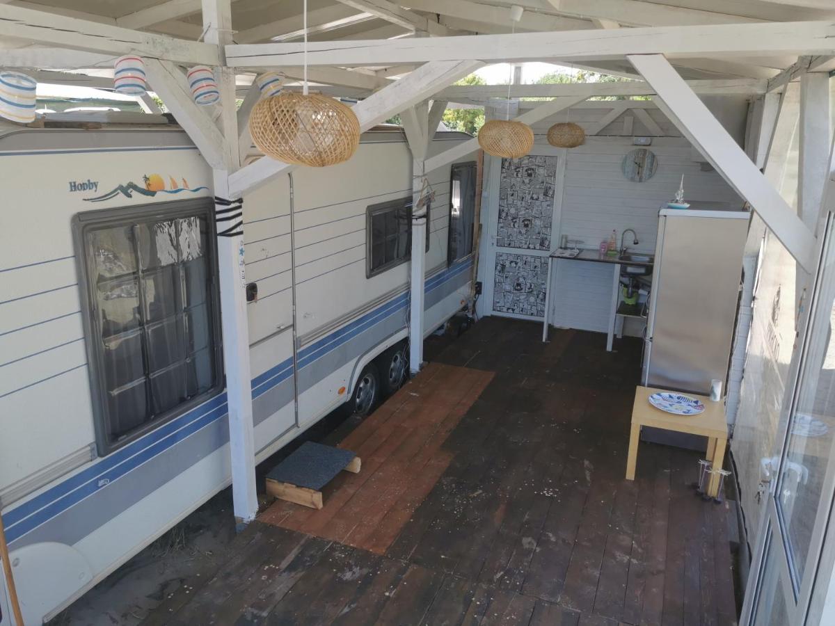 Sea Caravan/Camper on the Beach view 4
