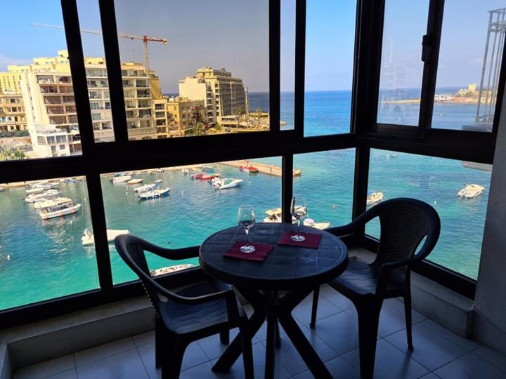 Spinola Bay Sea Front Apt 6 photo 5