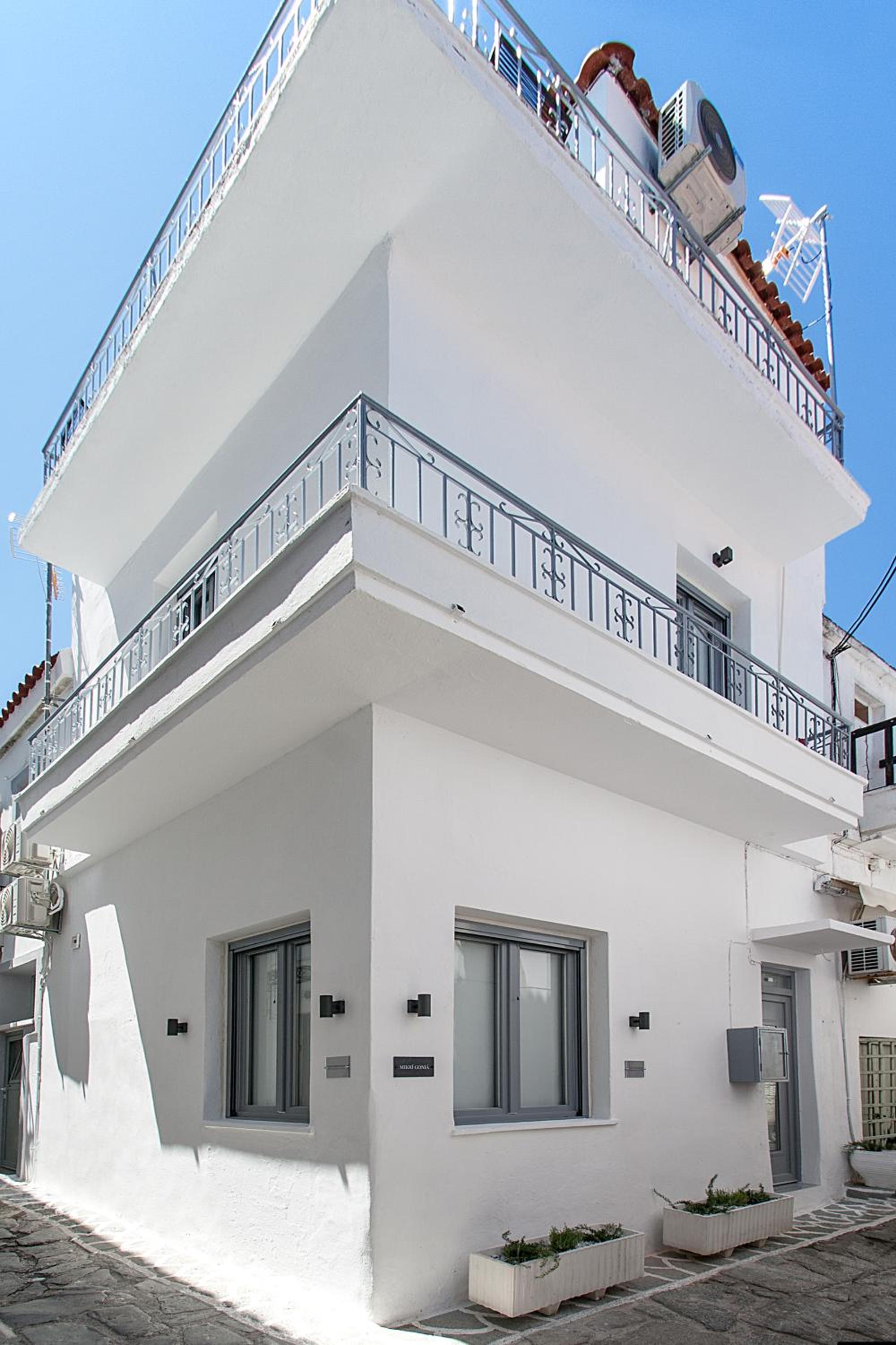 Hotel Mikri Gonia - Image 1