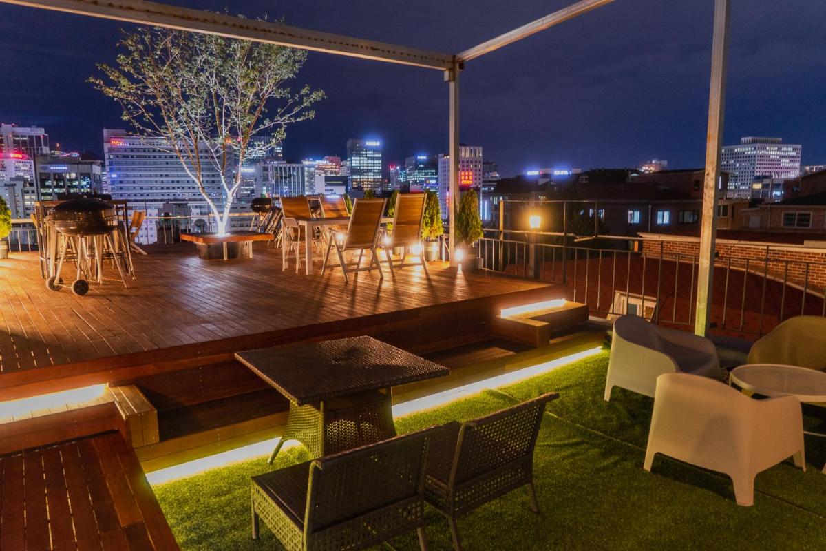 Myeongdong Artmonstay