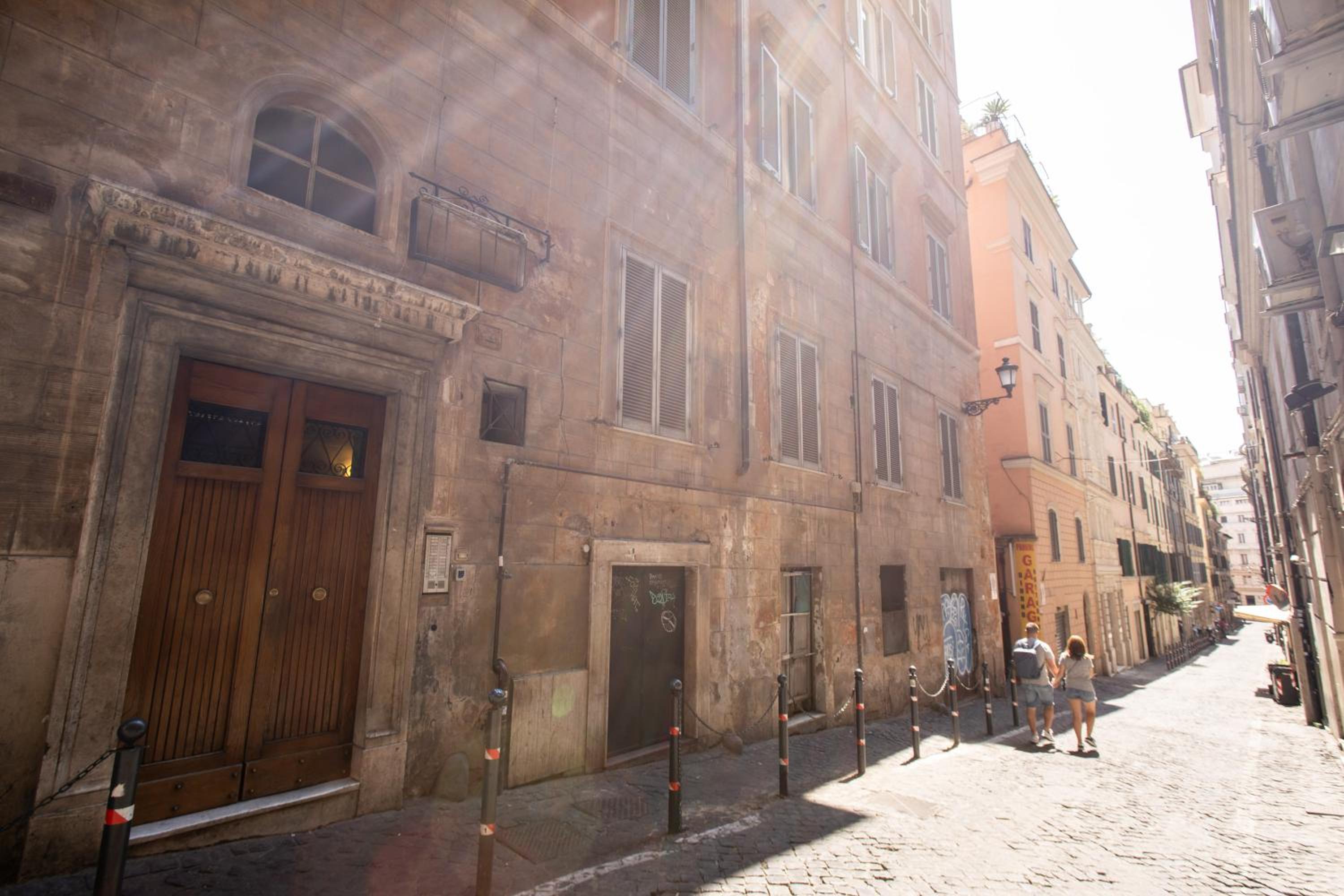 Holiday Apartment Bernini Near The Trevi Fountain - 4 Bedroom