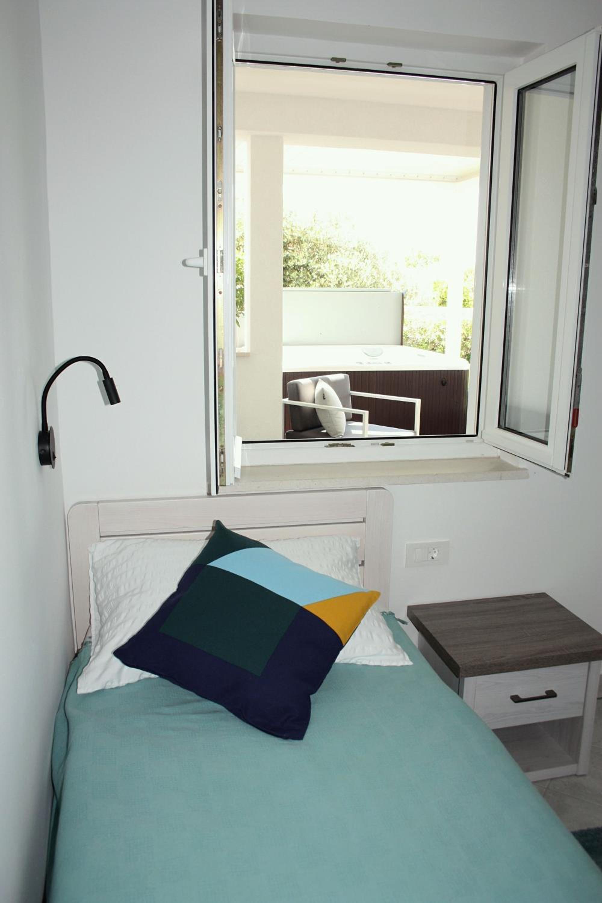 Photo 47