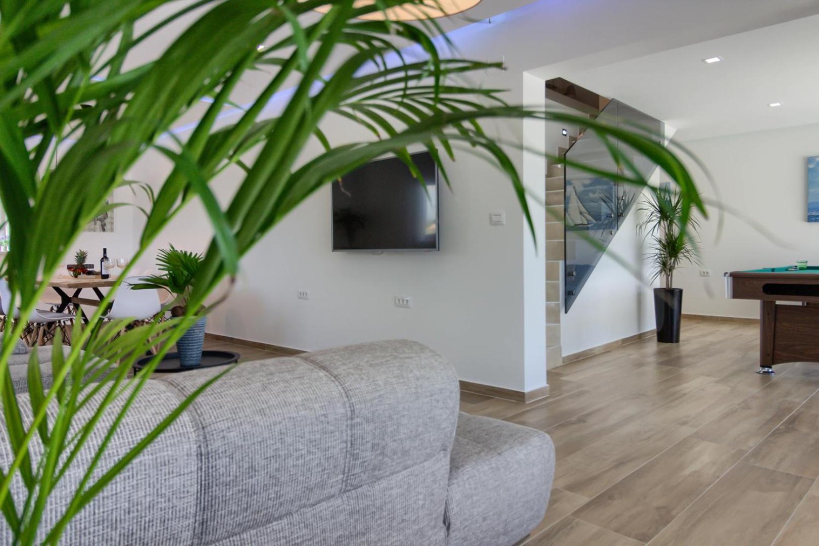 Luxury Villa with extra heated pool with hydromassage, biliard near town center and beach by WiiBuk view 5