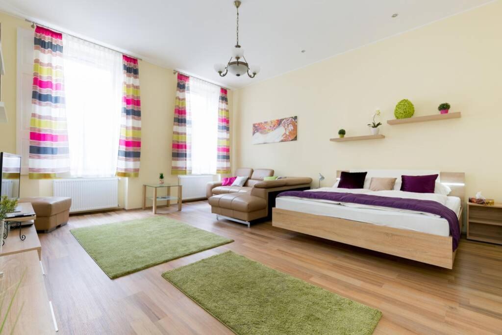 Luxury apartment in the city center view 5