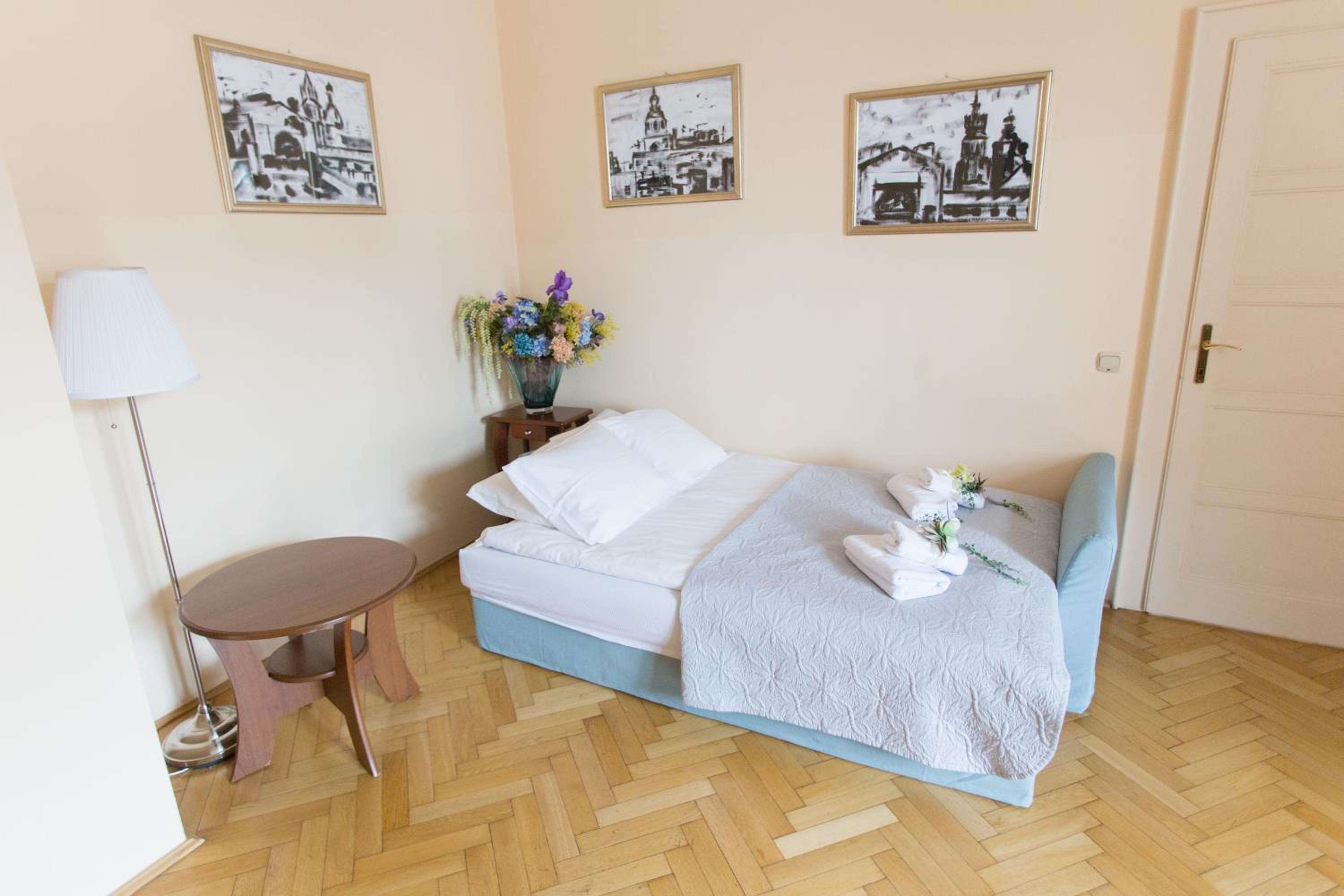 Apartments Roman