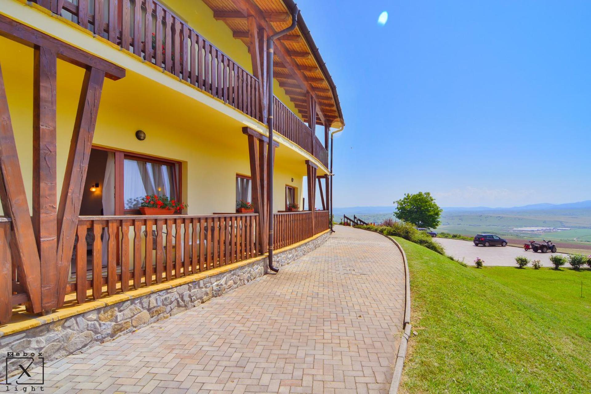 Hotel Pensiunea Casa Buna - Image 1