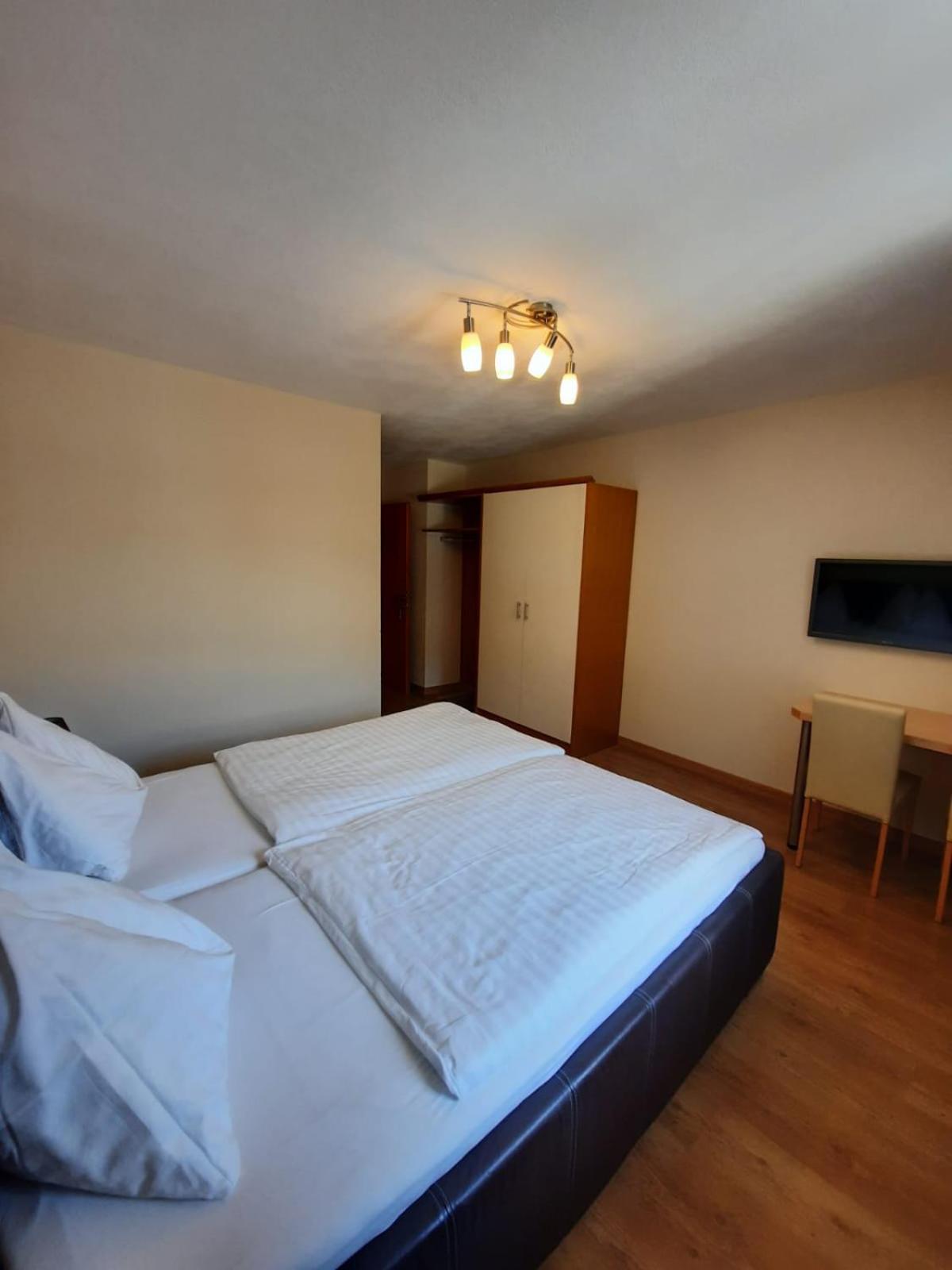 Pension Kreuzinger, 5310 Tiefgraben
