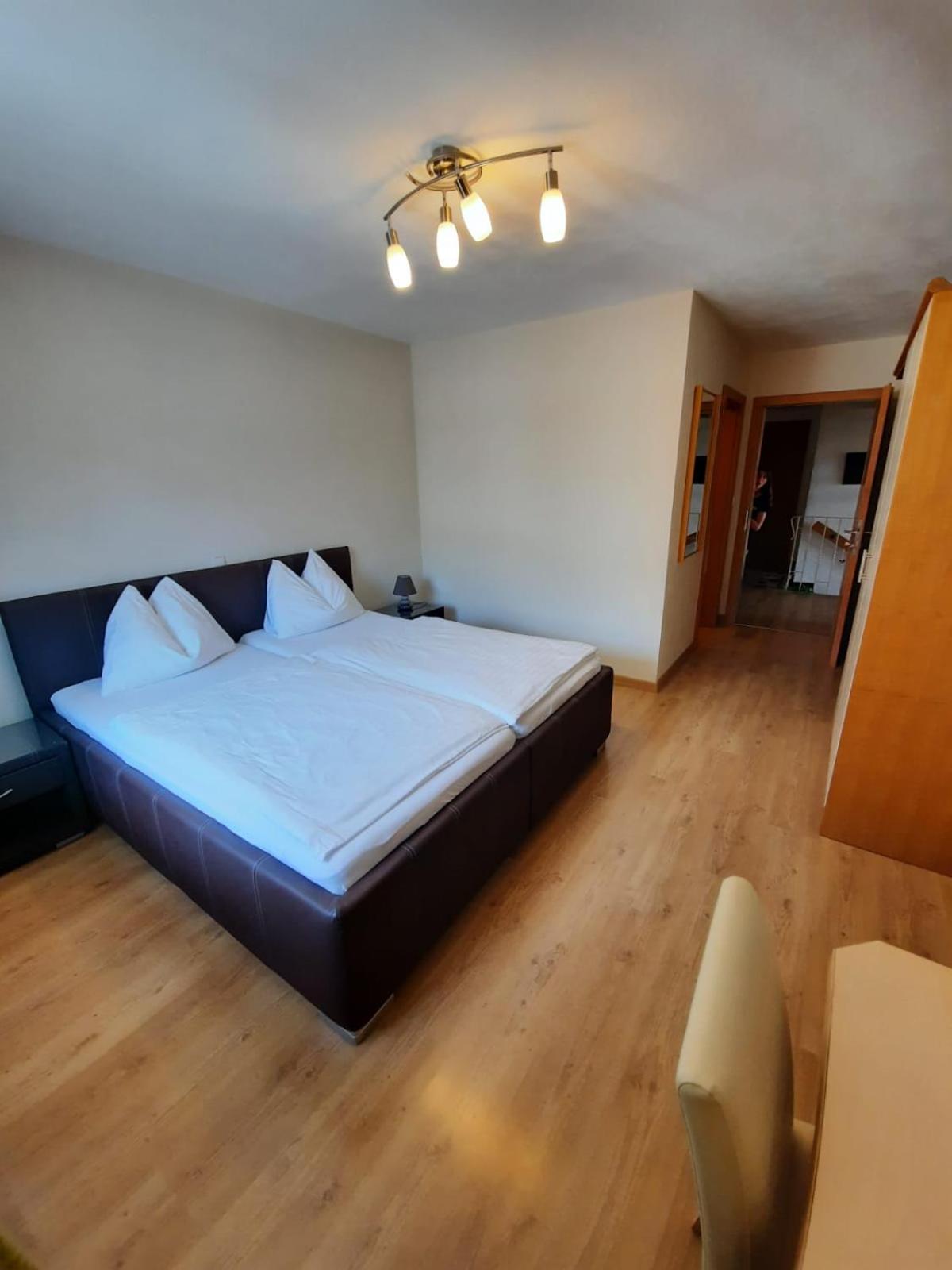Pension Kreuzinger, 5310 Tiefgraben