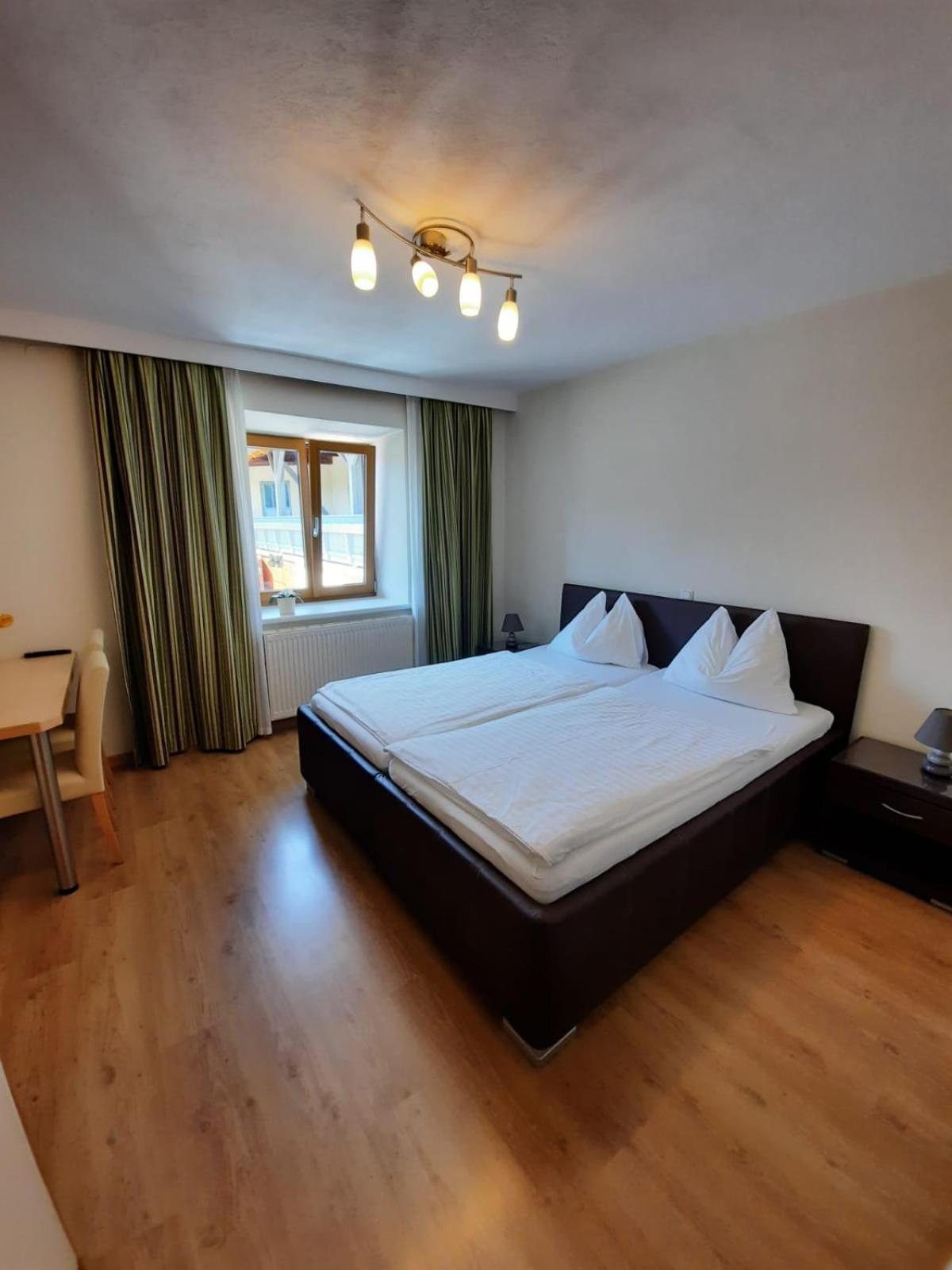 Pension Kreuzinger, 5310 Tiefgraben