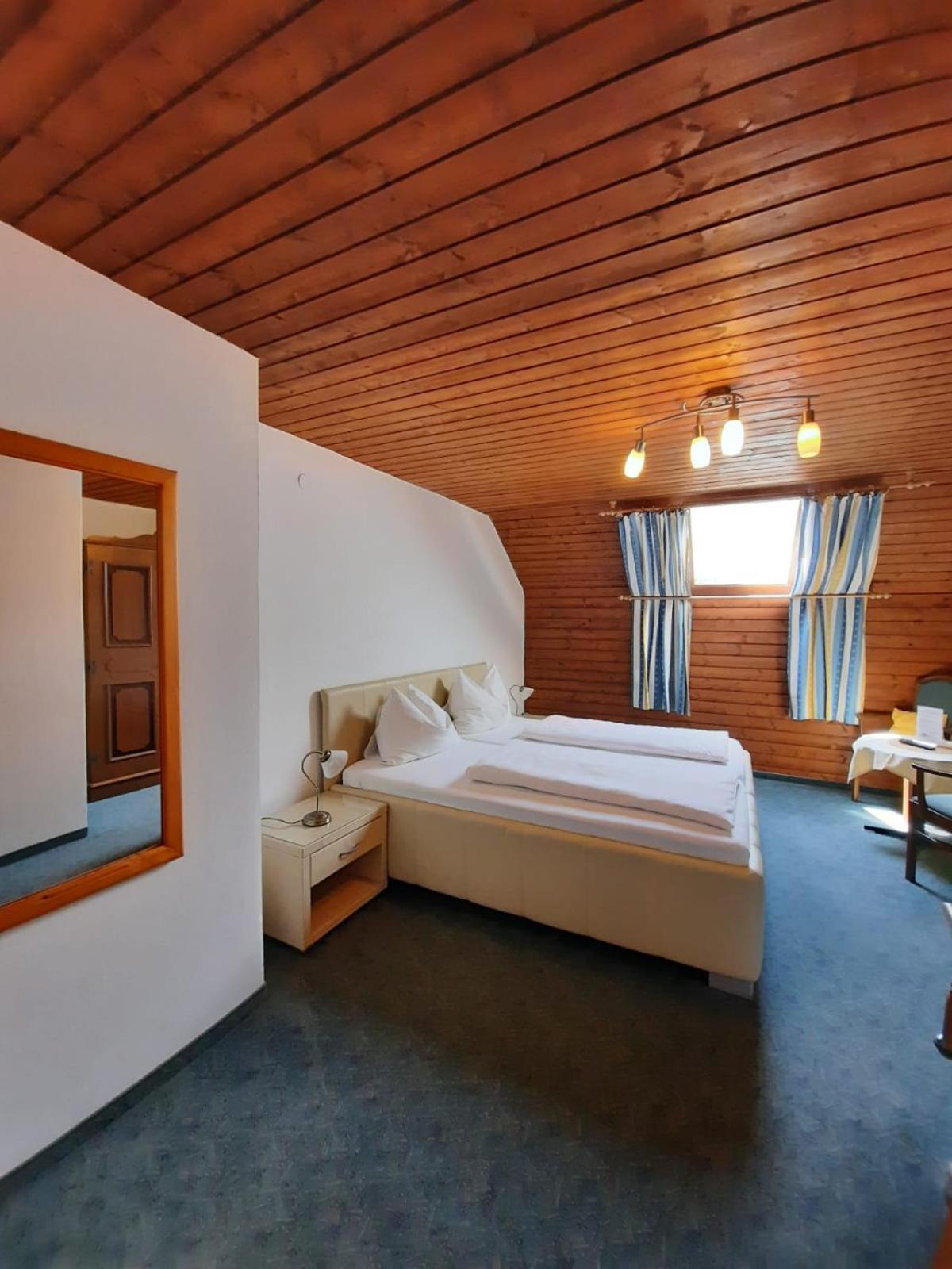 Pension Kreuzinger, 5310 Tiefgraben