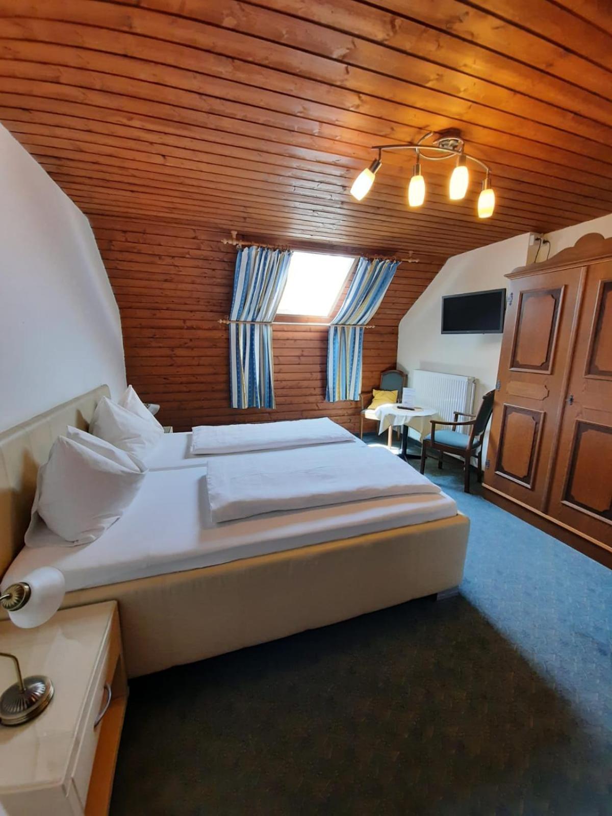 Pension Kreuzinger, 5310 Tiefgraben