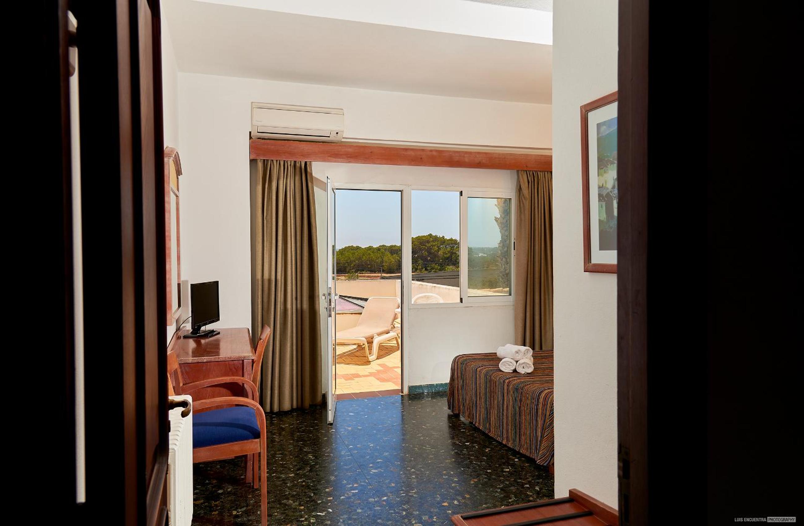 Hostal Illes Pitiüses
