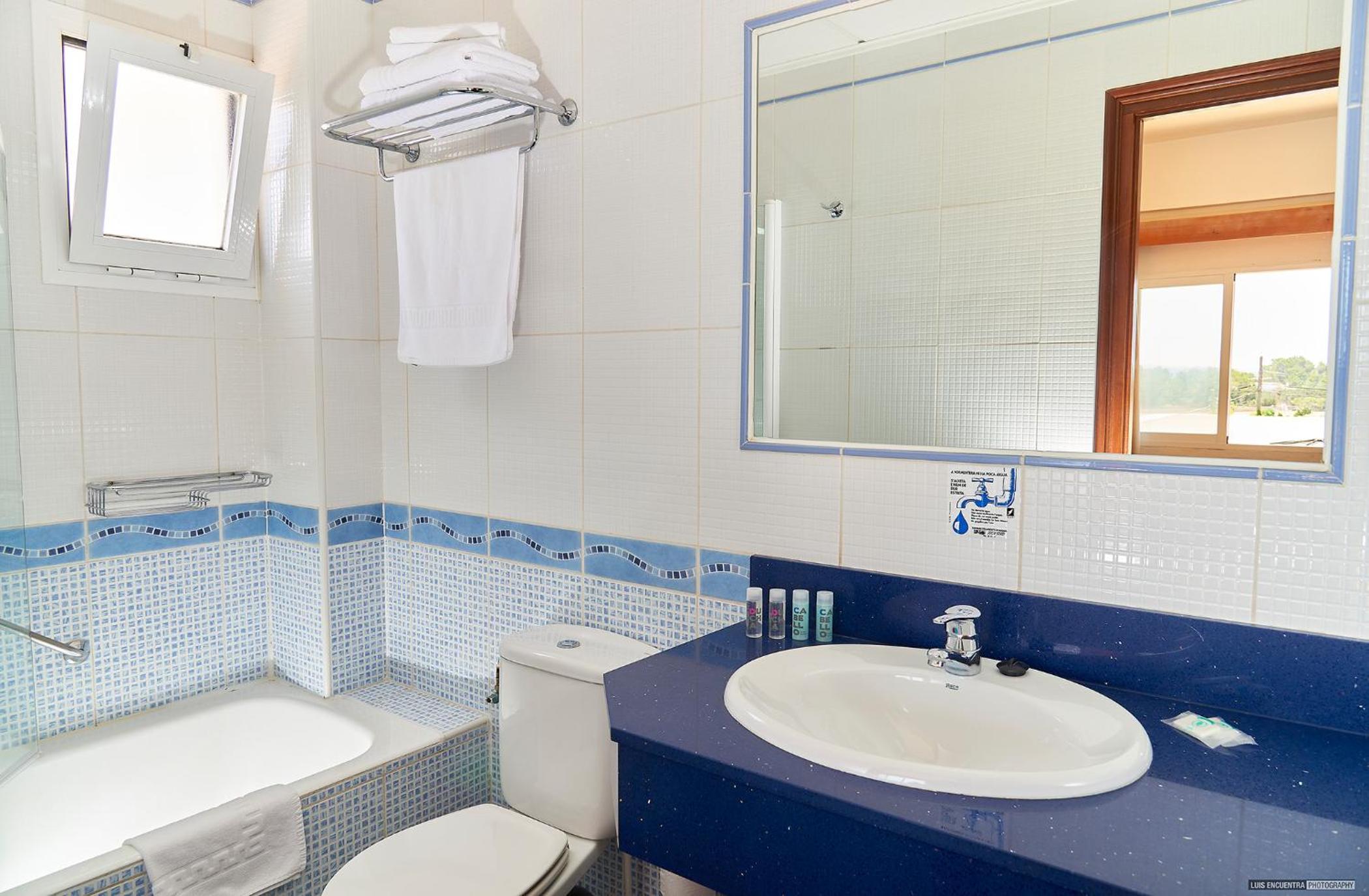 Hostal Illes Pitiüses