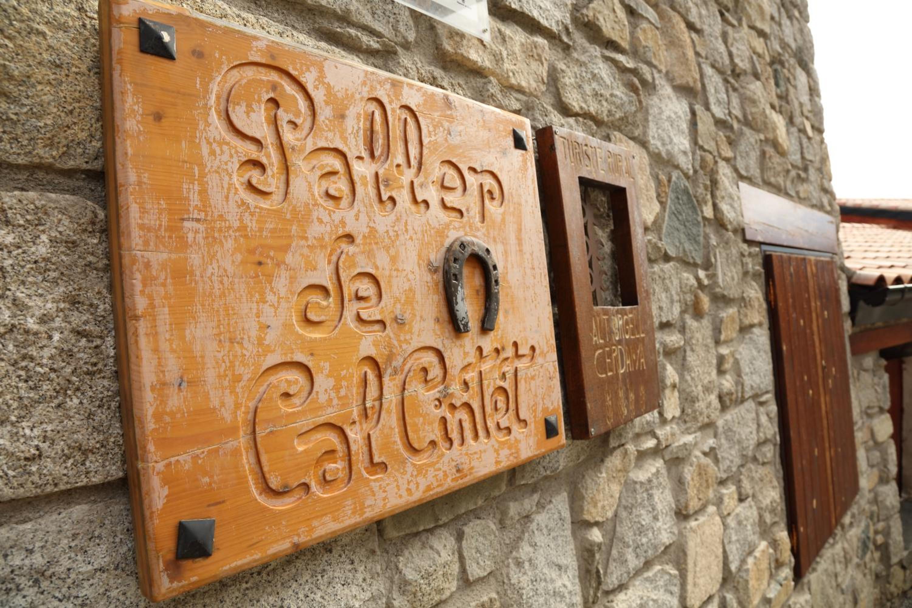 Paller Cal Cintet