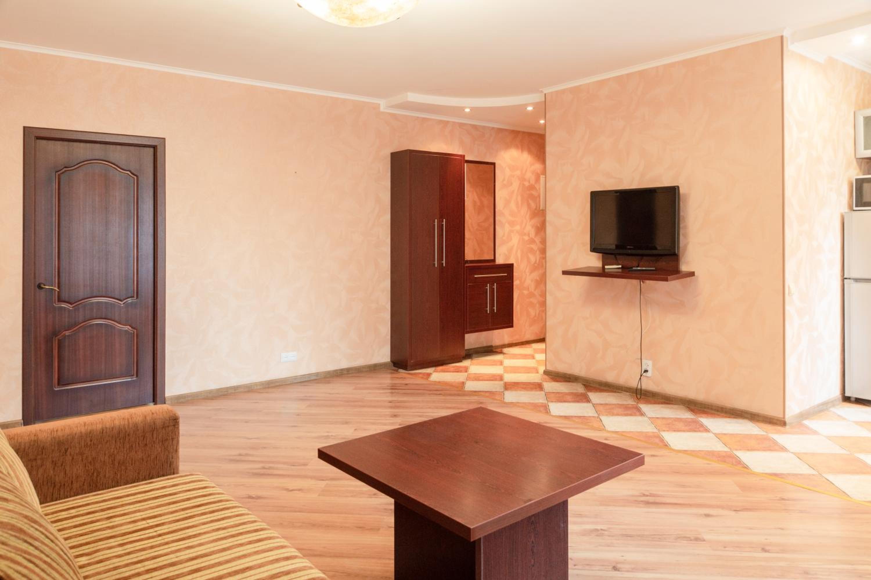 Apartment Triokhsviatytelskaya Street 3 view 2