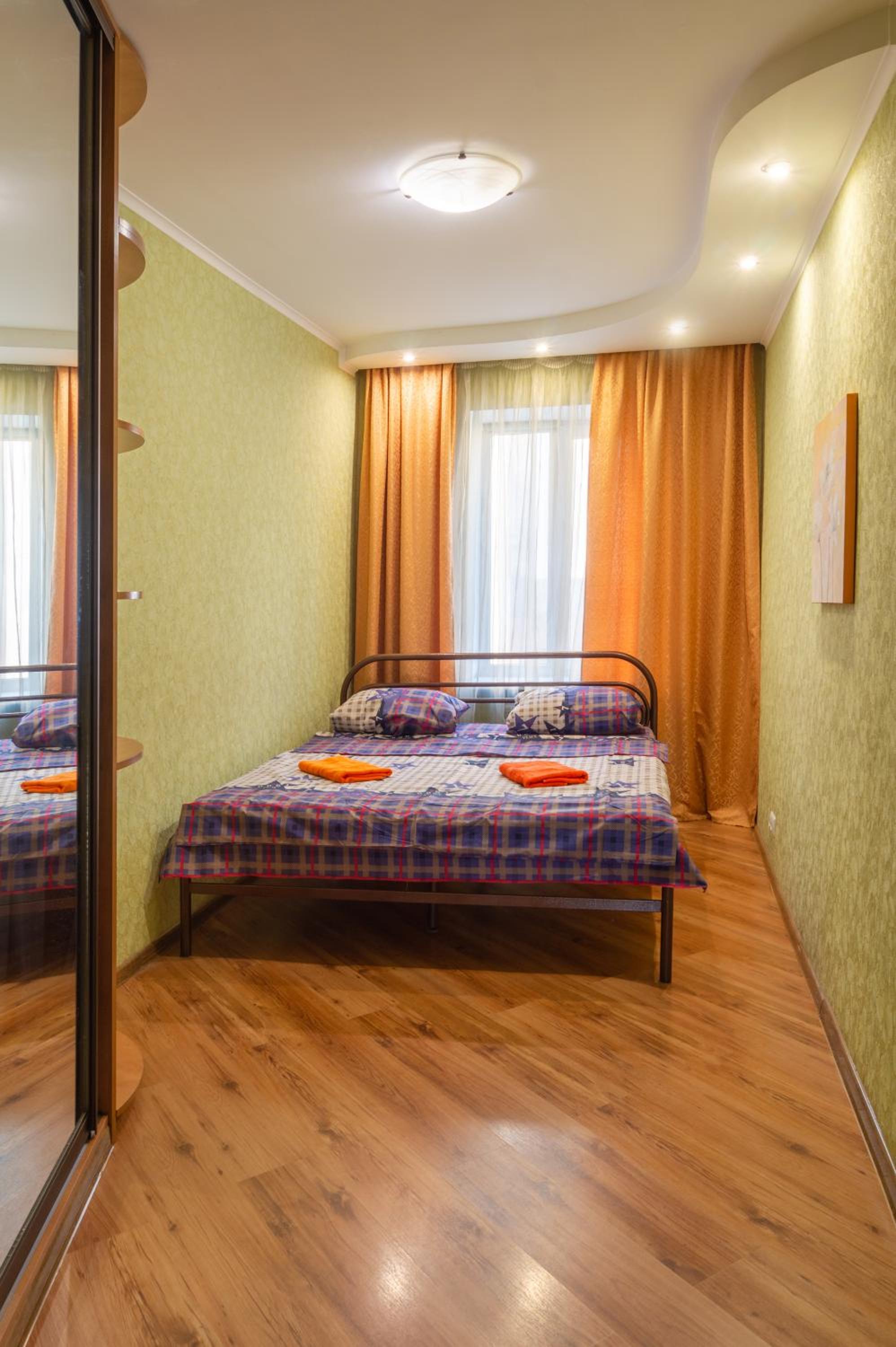 Apartment Triokhsviatytelskaya Street 3 view 4
