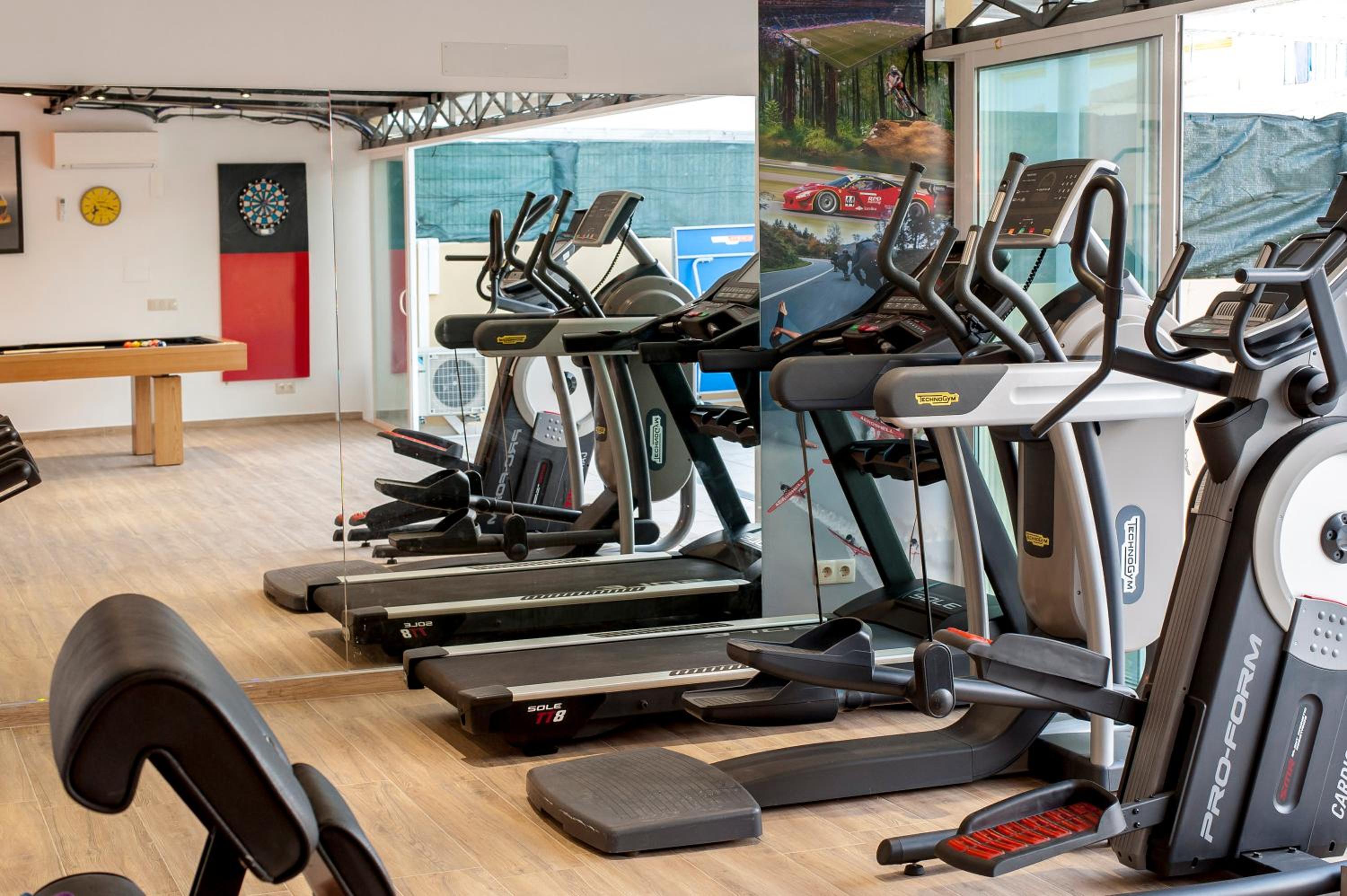 villa Aqua-Jacuzzi-heatable pool-sauna-gym-snooker view 4
