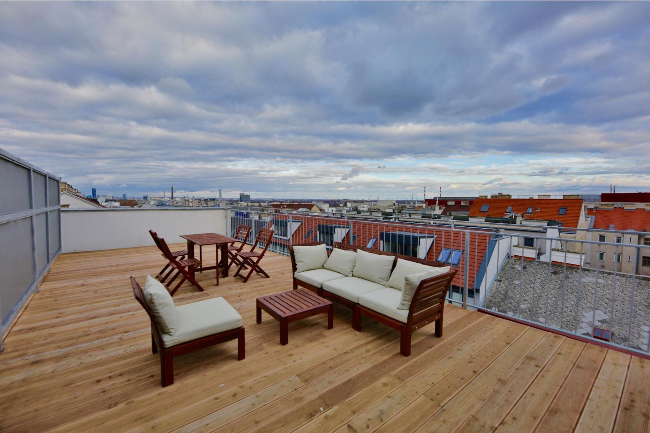 Sunny Penthouse l DG5'12