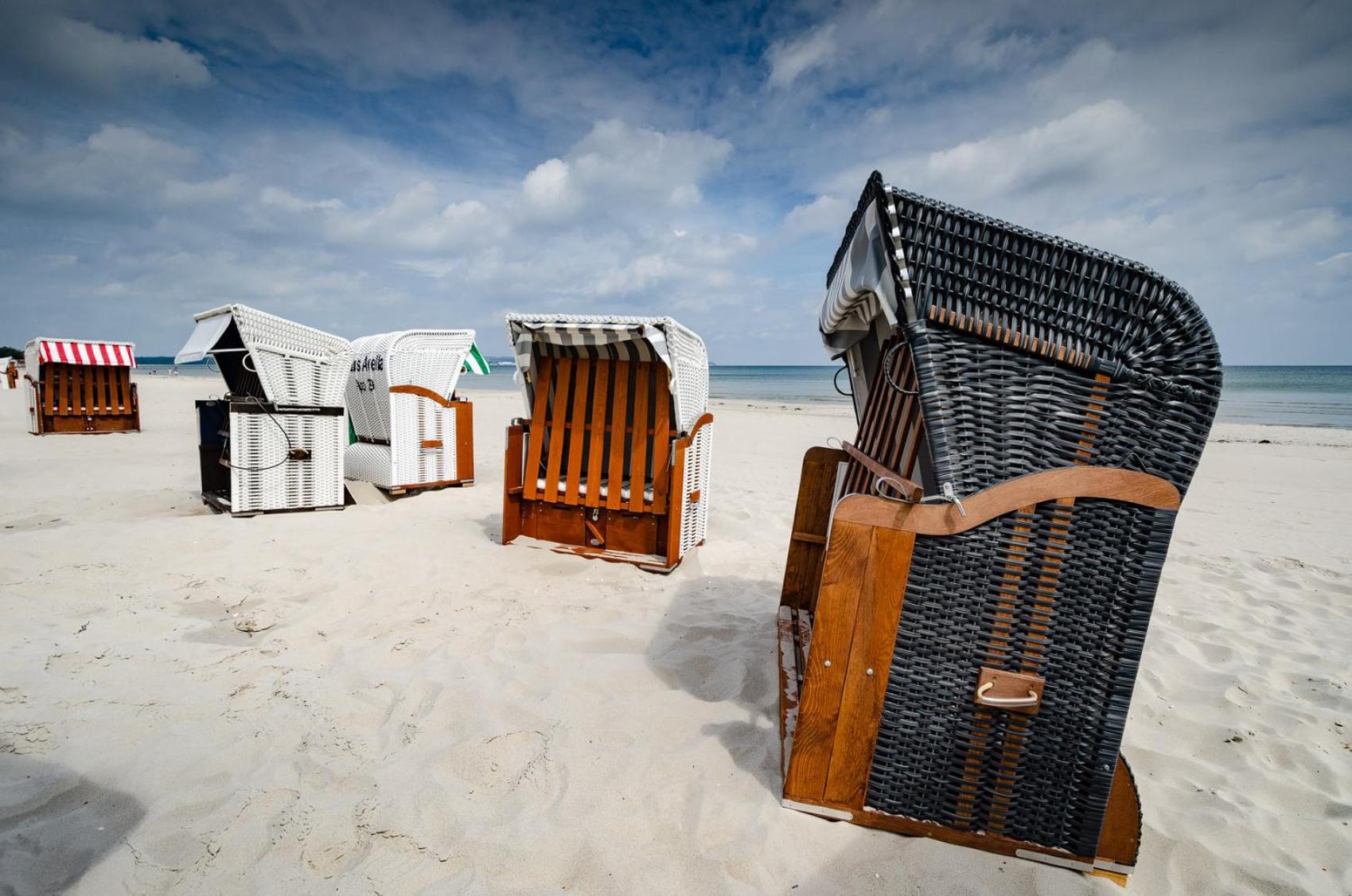 Prora - Komfortable FeWo mit Terrasse, E-Ladestation und Meerblick - Proras Strandhaus