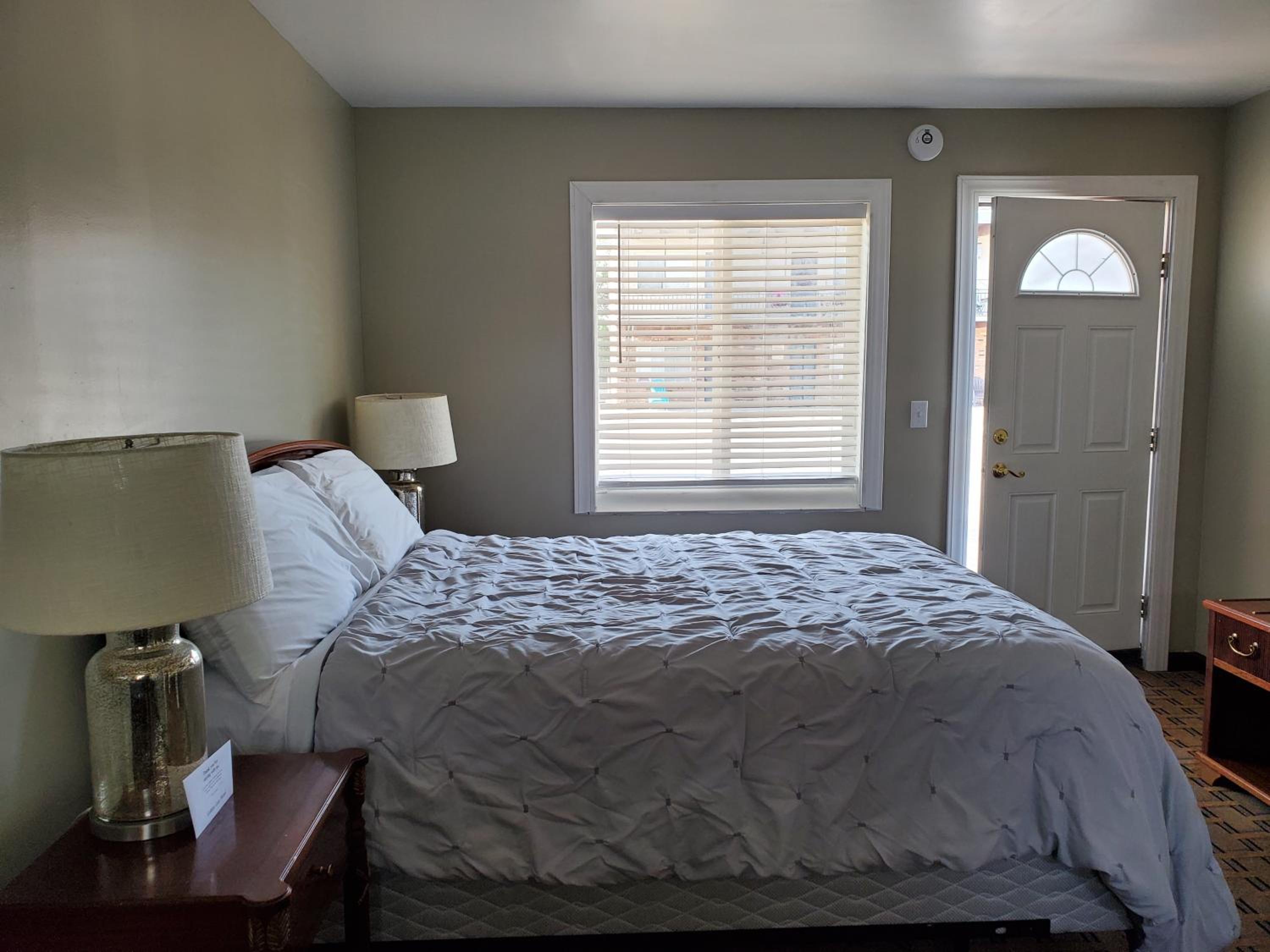 Golden Gate Lodging