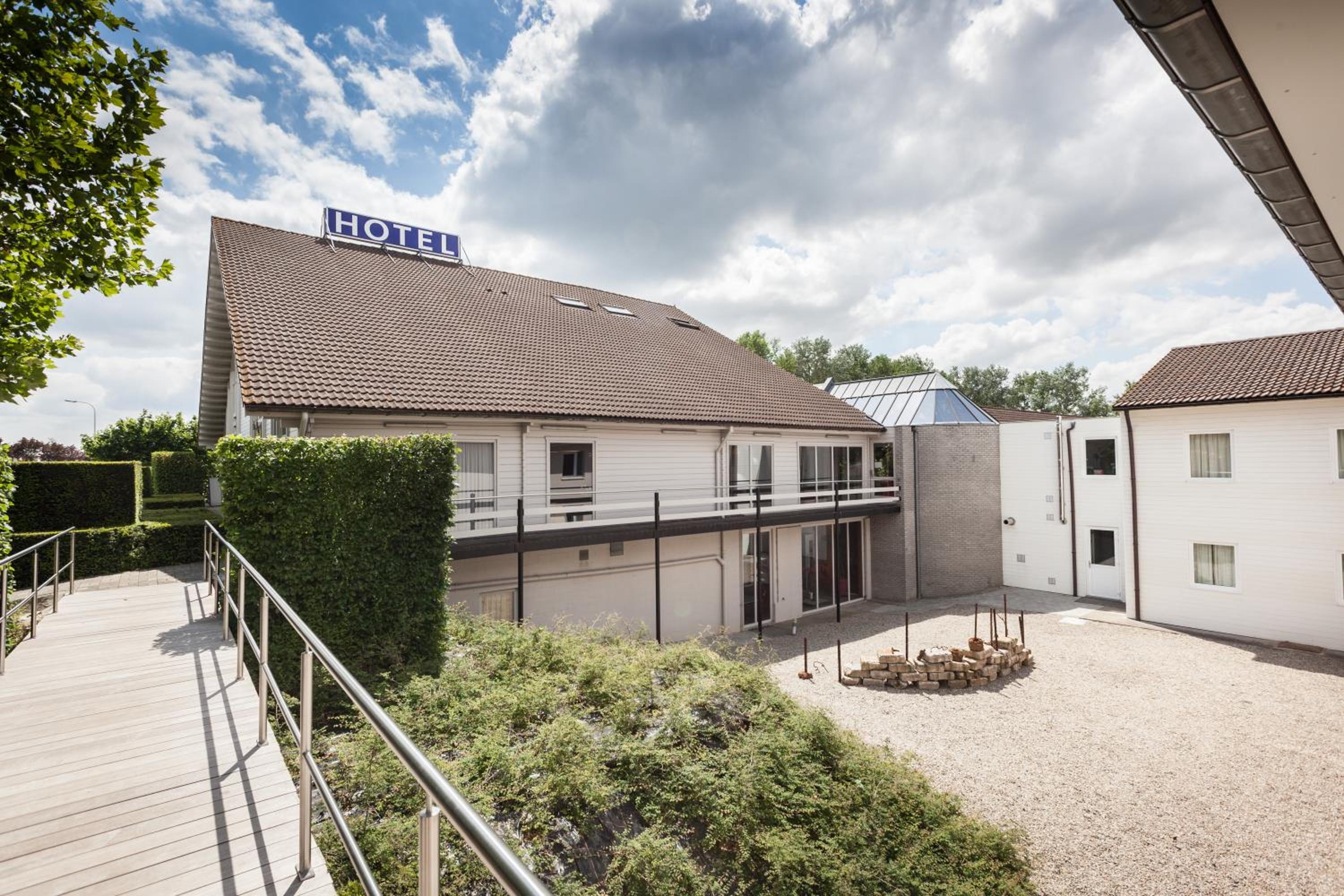 Hotel Flanders Lodge Hotel - Image 1