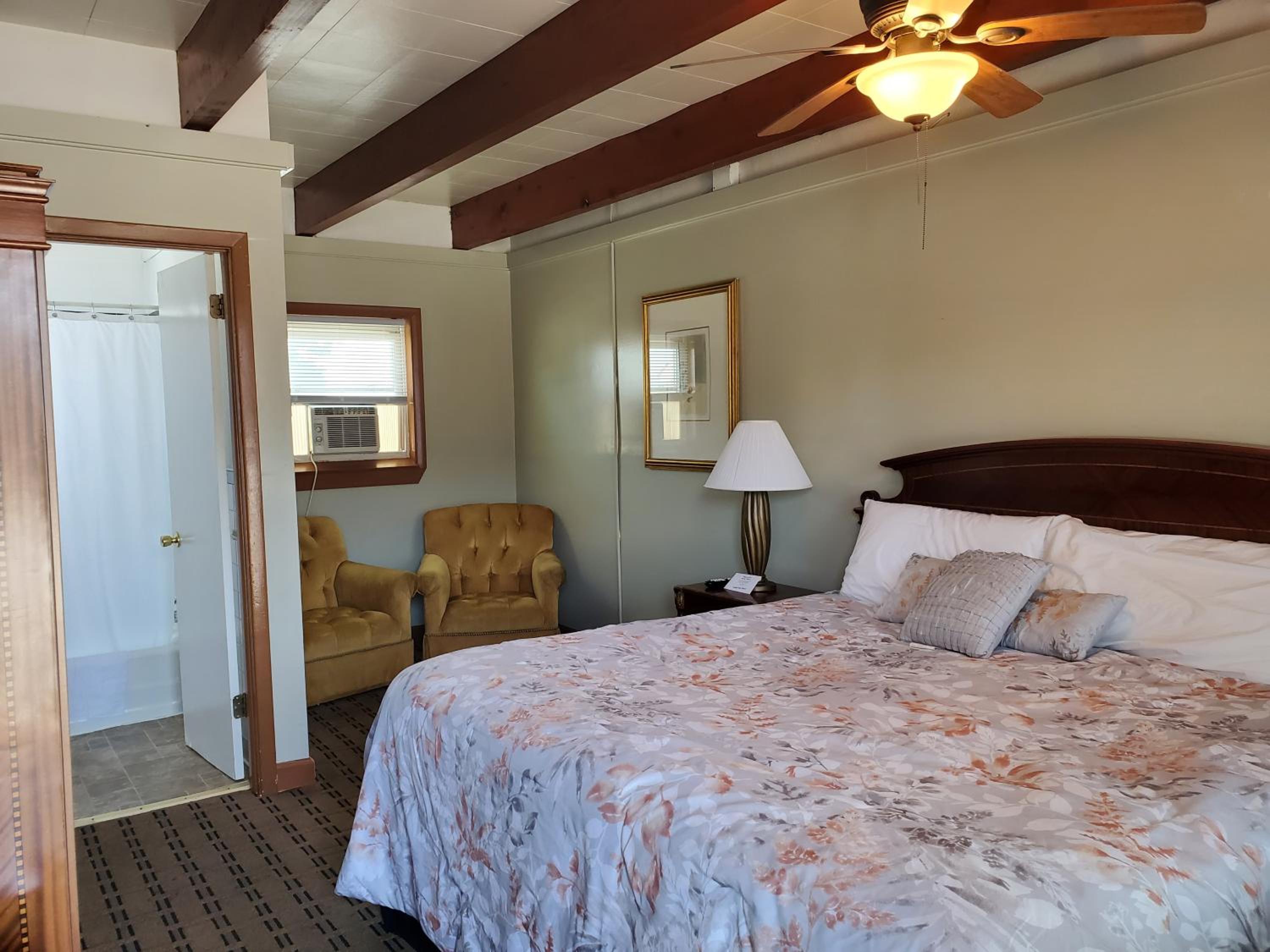 Golden Gate Lodging