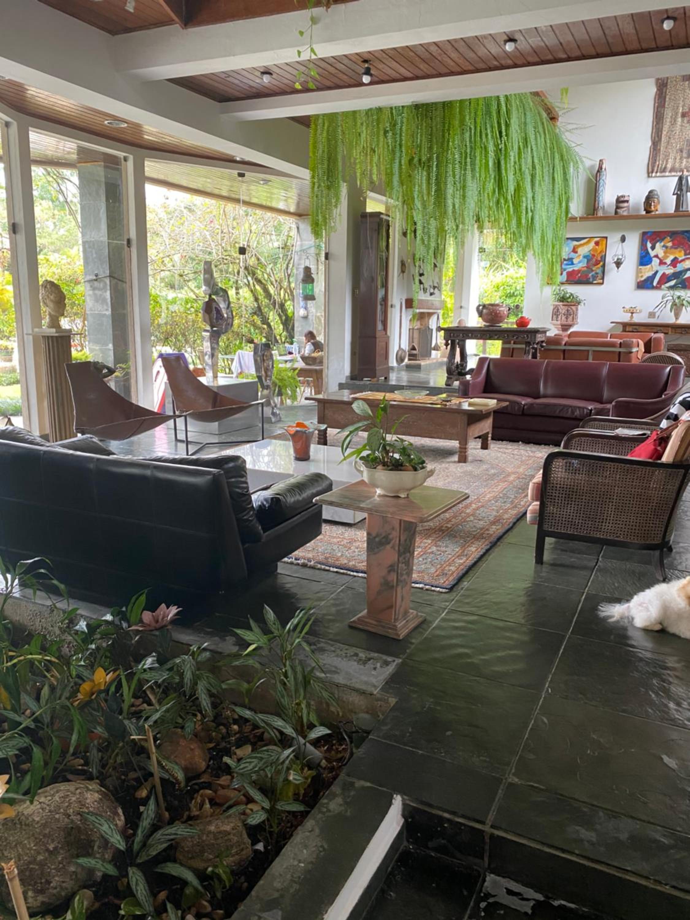 Deslumbrante casa condomínio fechado praia de Pernambuco - Guarujá