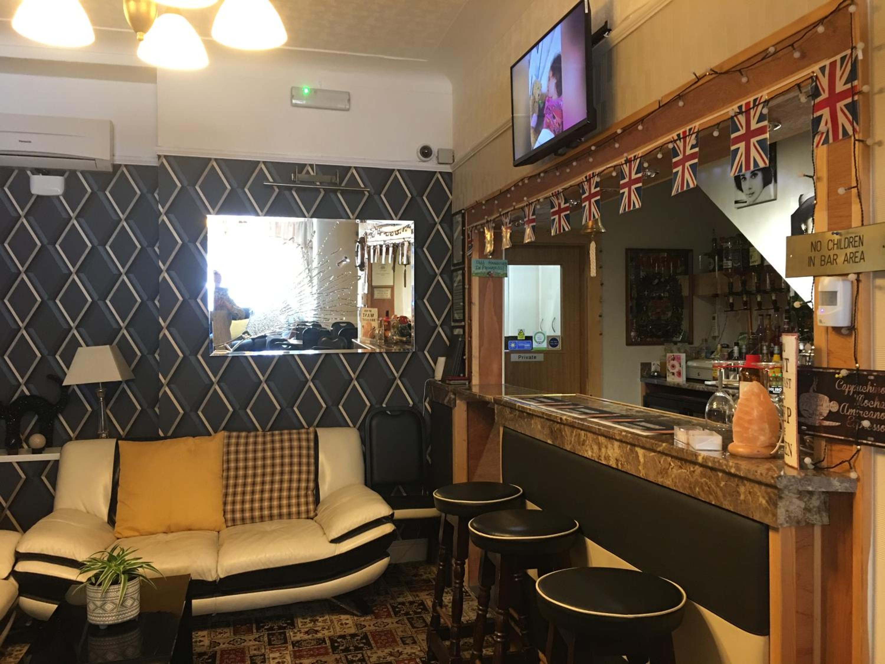 Glenheath Hotel