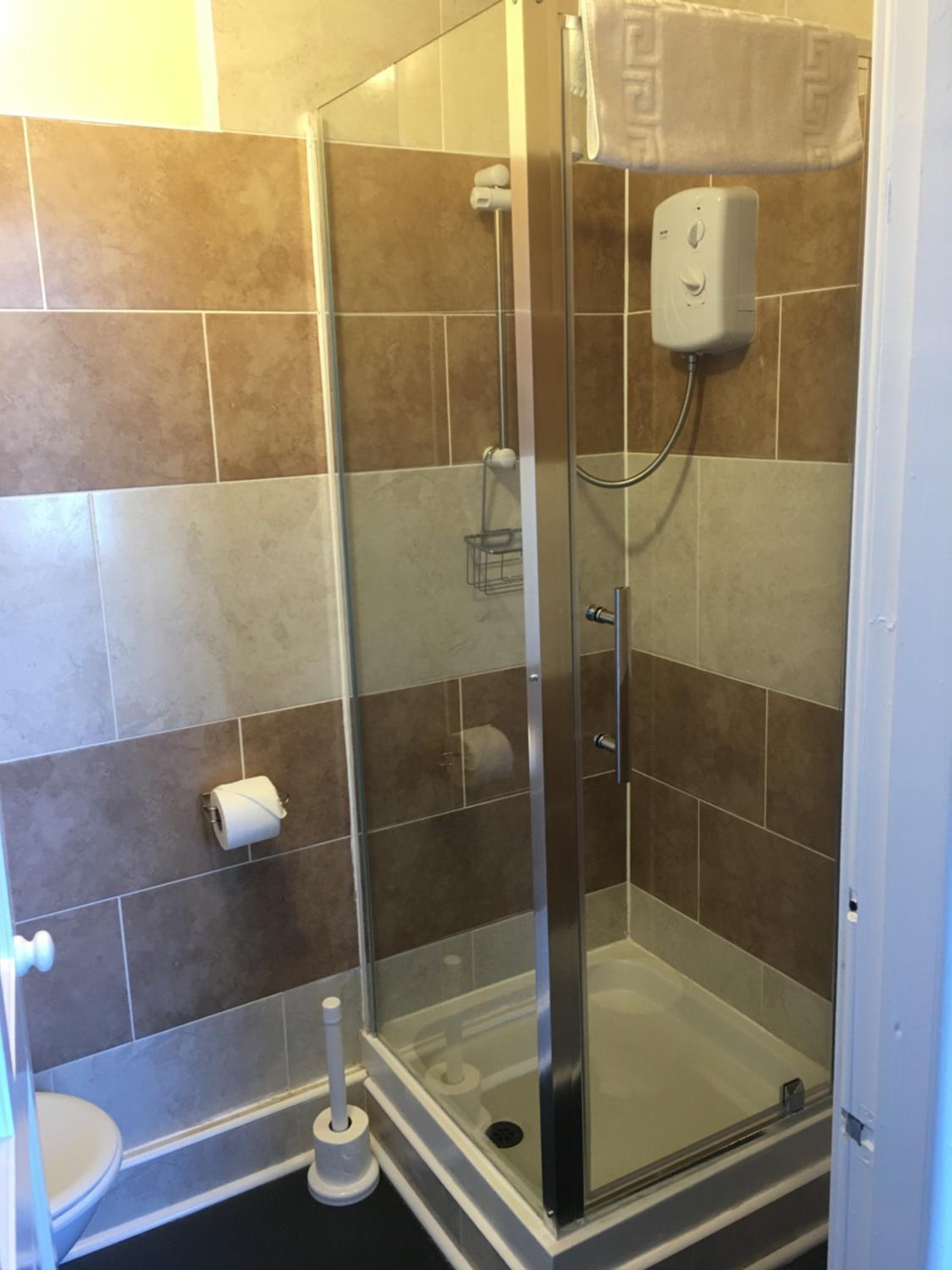 Glenheath Hotel