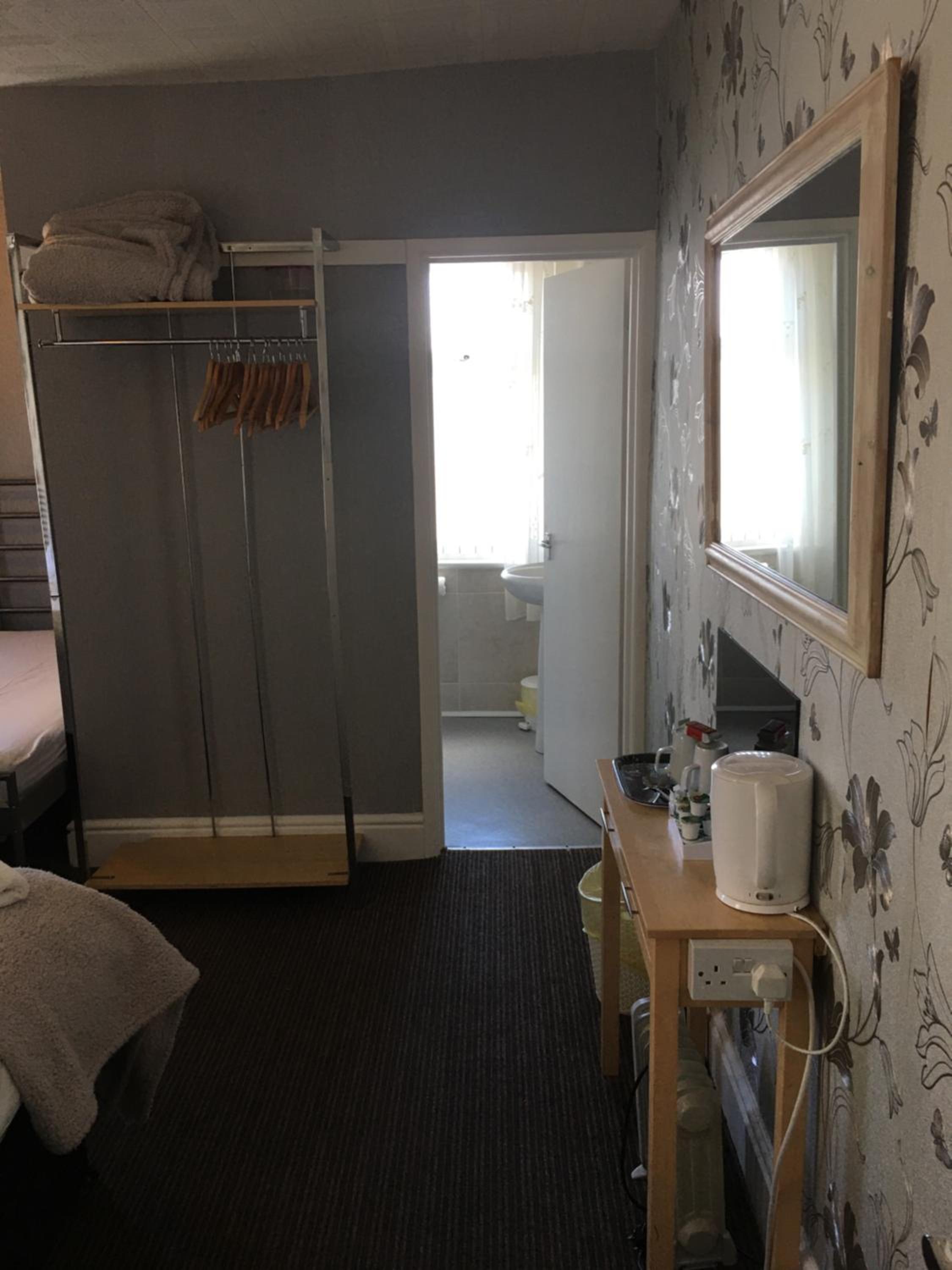 Glenheath Hotel