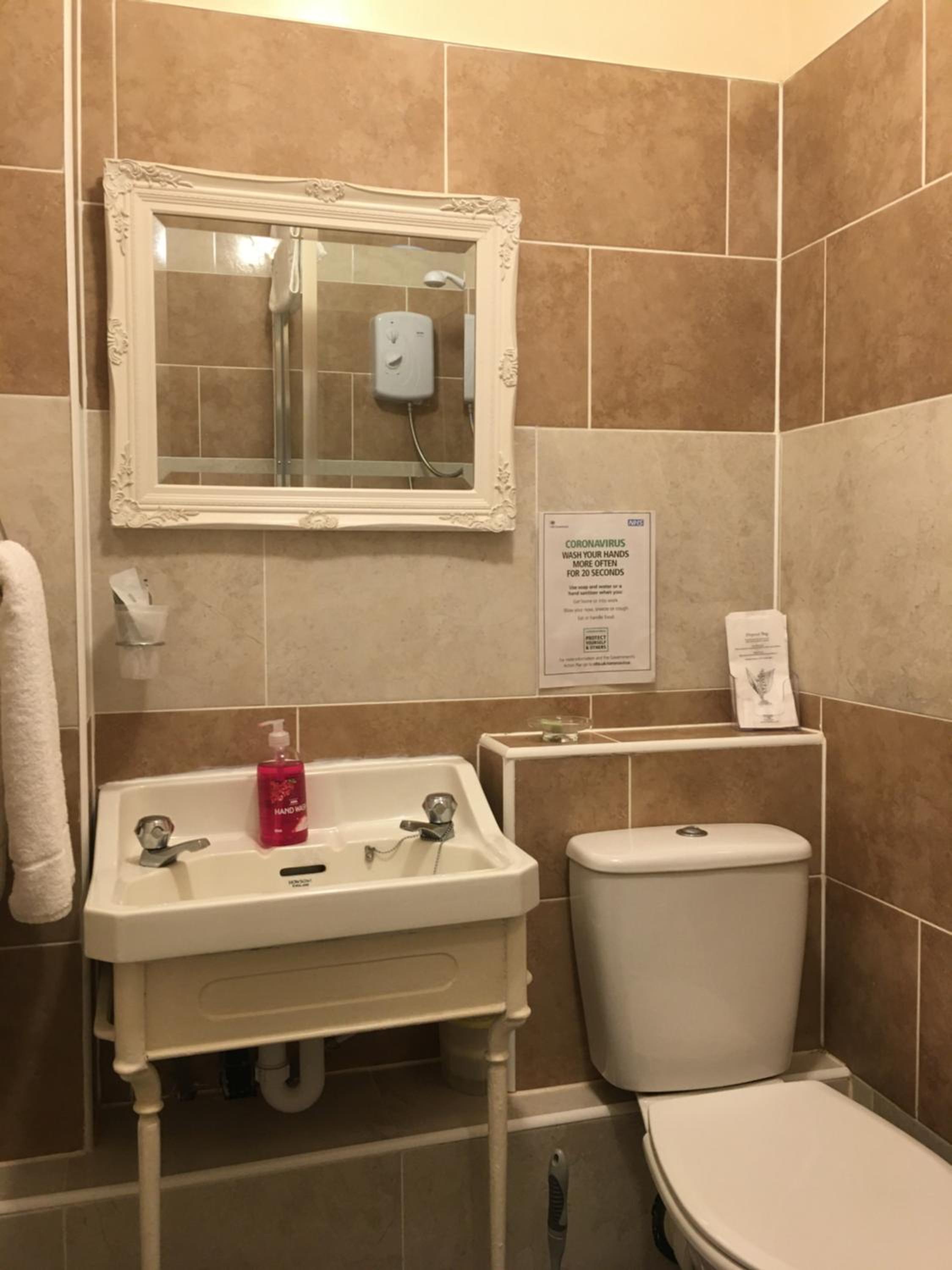 Glenheath Hotel