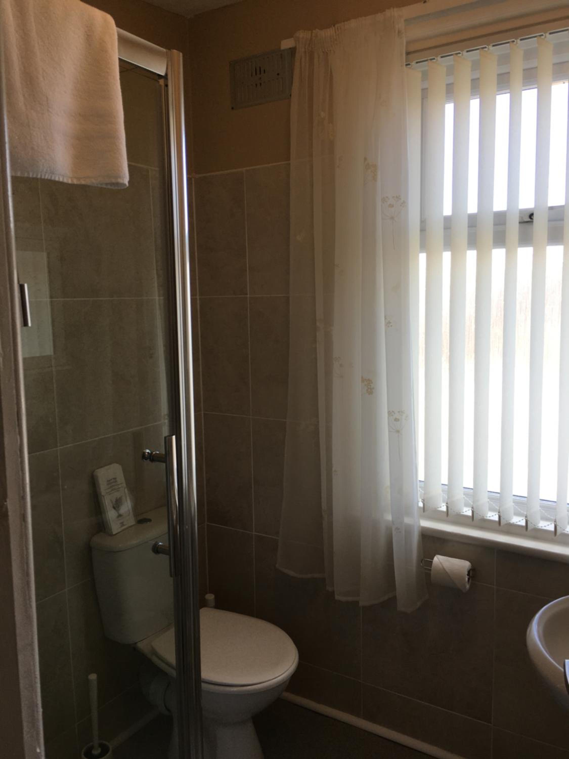 Glenheath Hotel