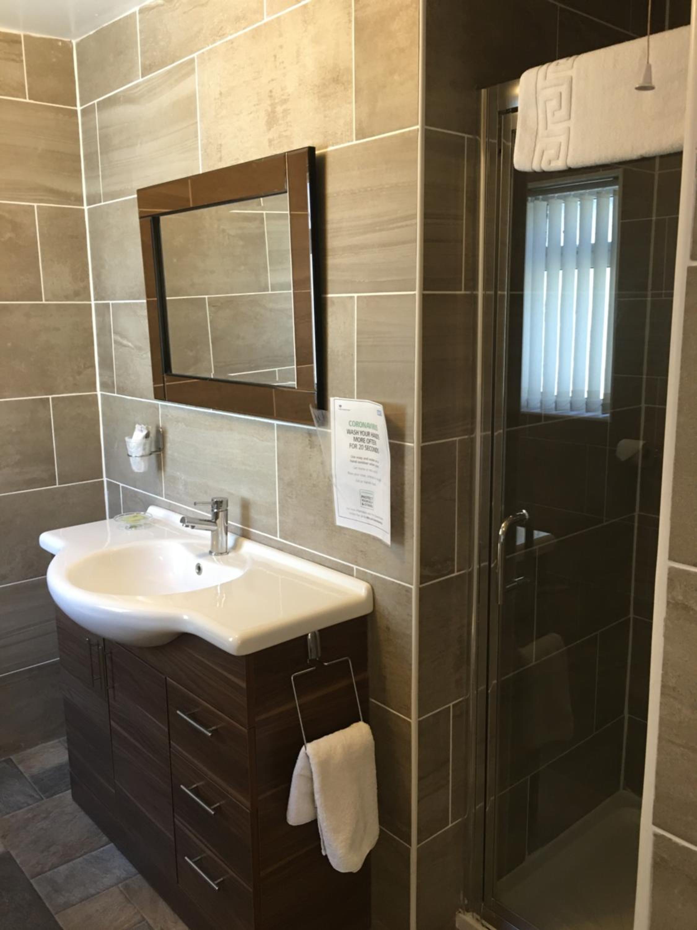 Glenheath Hotel