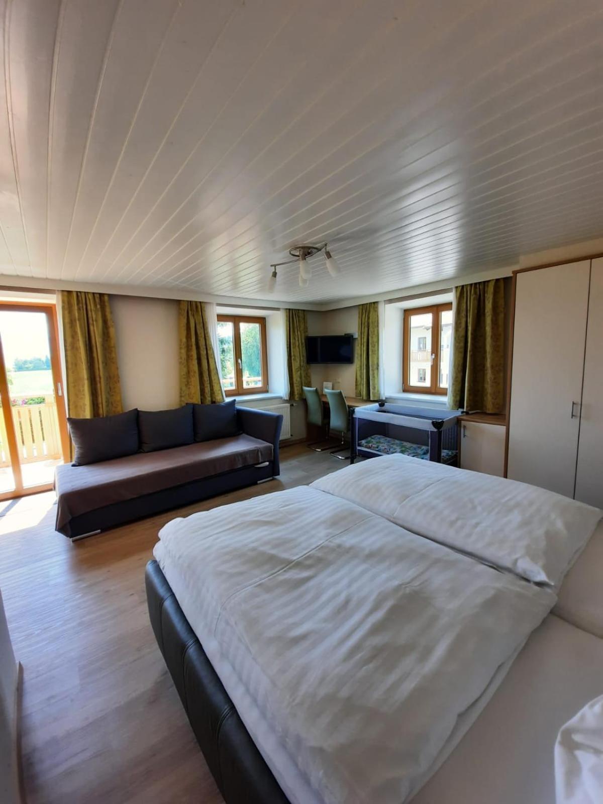 Pension Kreuzinger, 5310 Tiefgraben