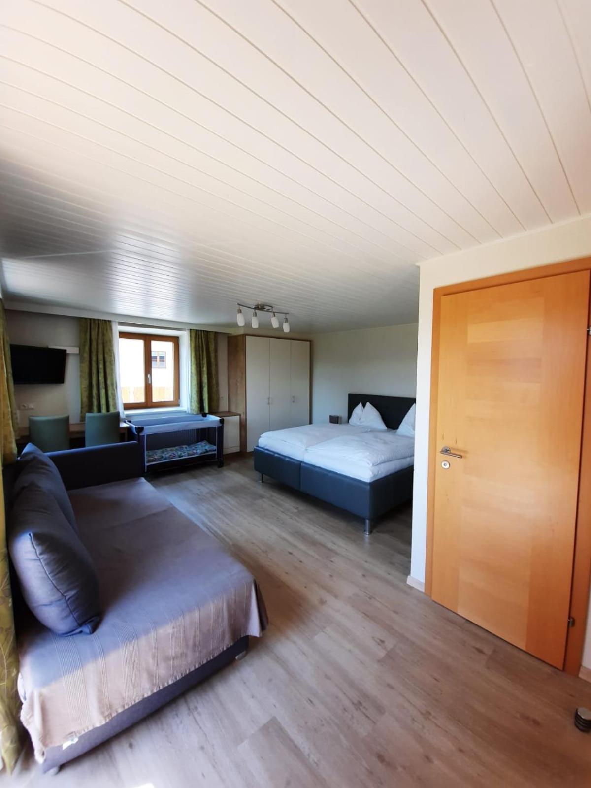Pension Kreuzinger, 5310 Tiefgraben