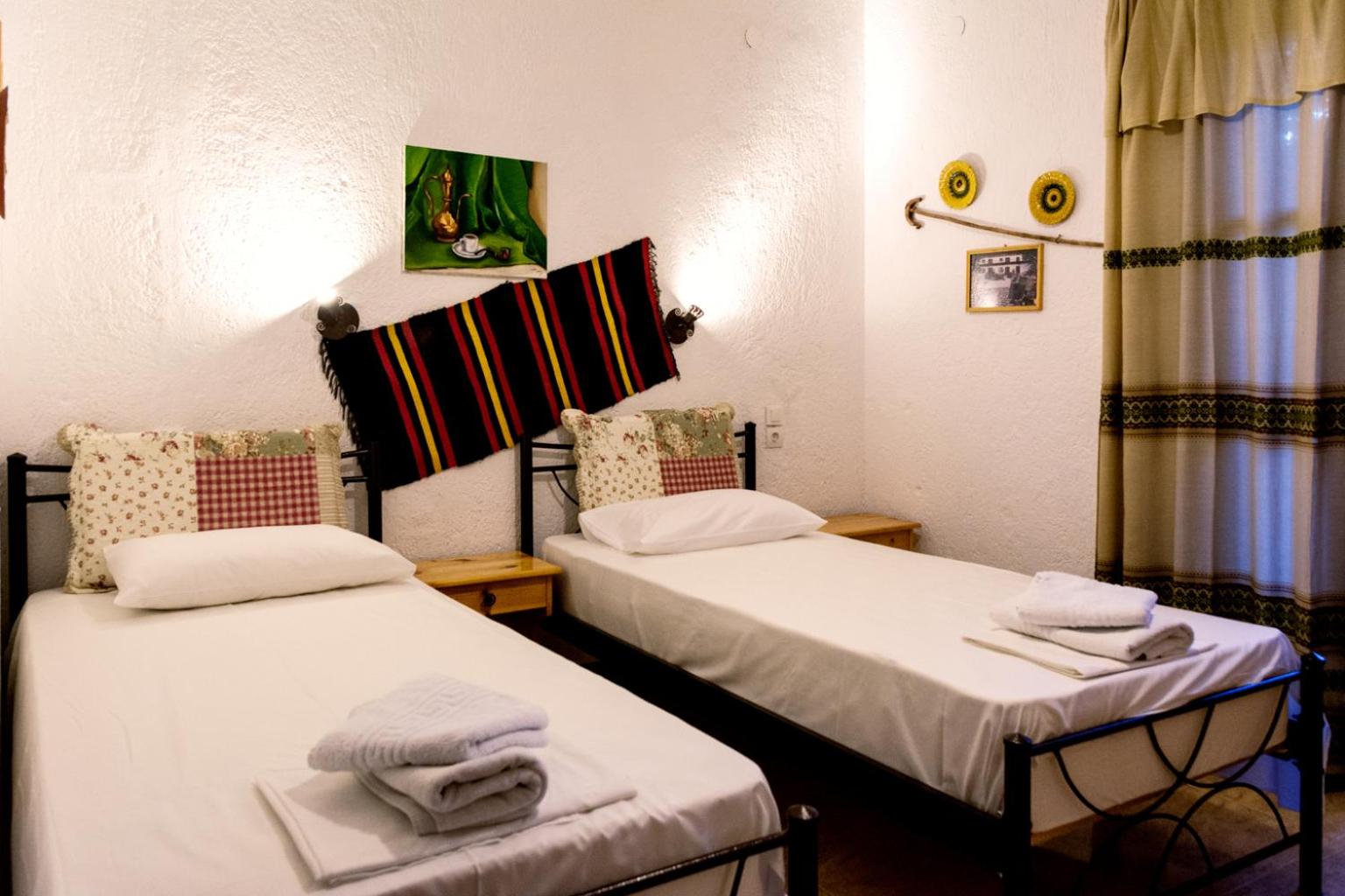 Spiros Rooms