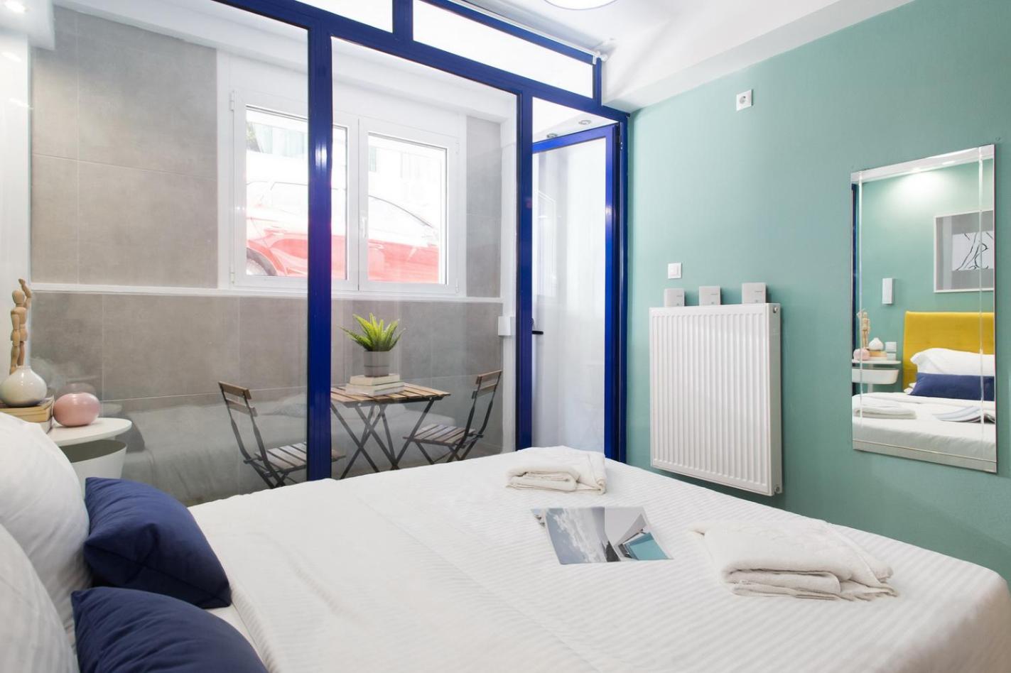 LOMVARDOU-Stylish Flat next to Ampelokipi Metro St